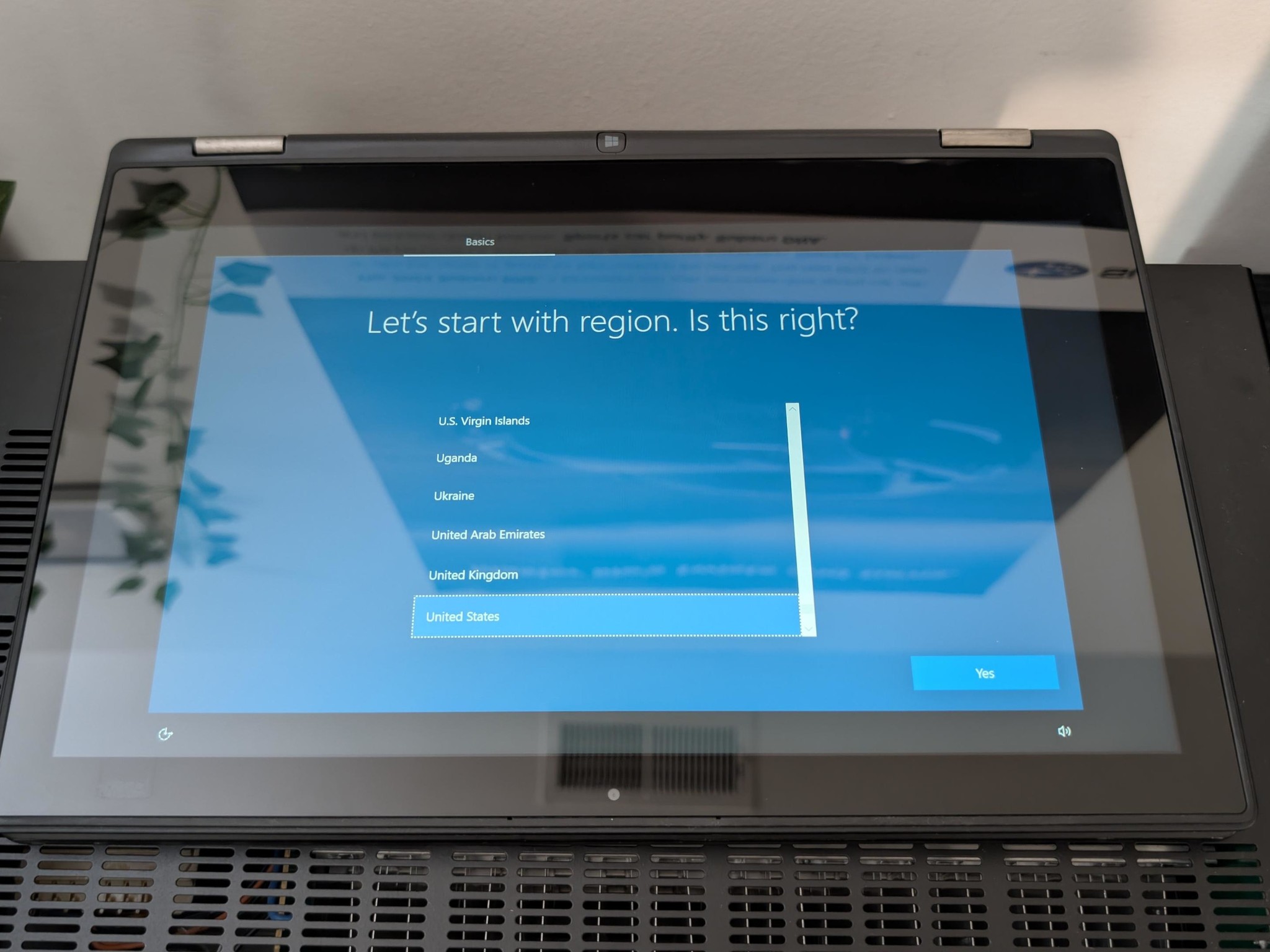 Dell Inspiron 13" 2-in-1 Convertible Laptop / Tablet | Core i3, 8GB, 128GB SSD | New Batt, SSD