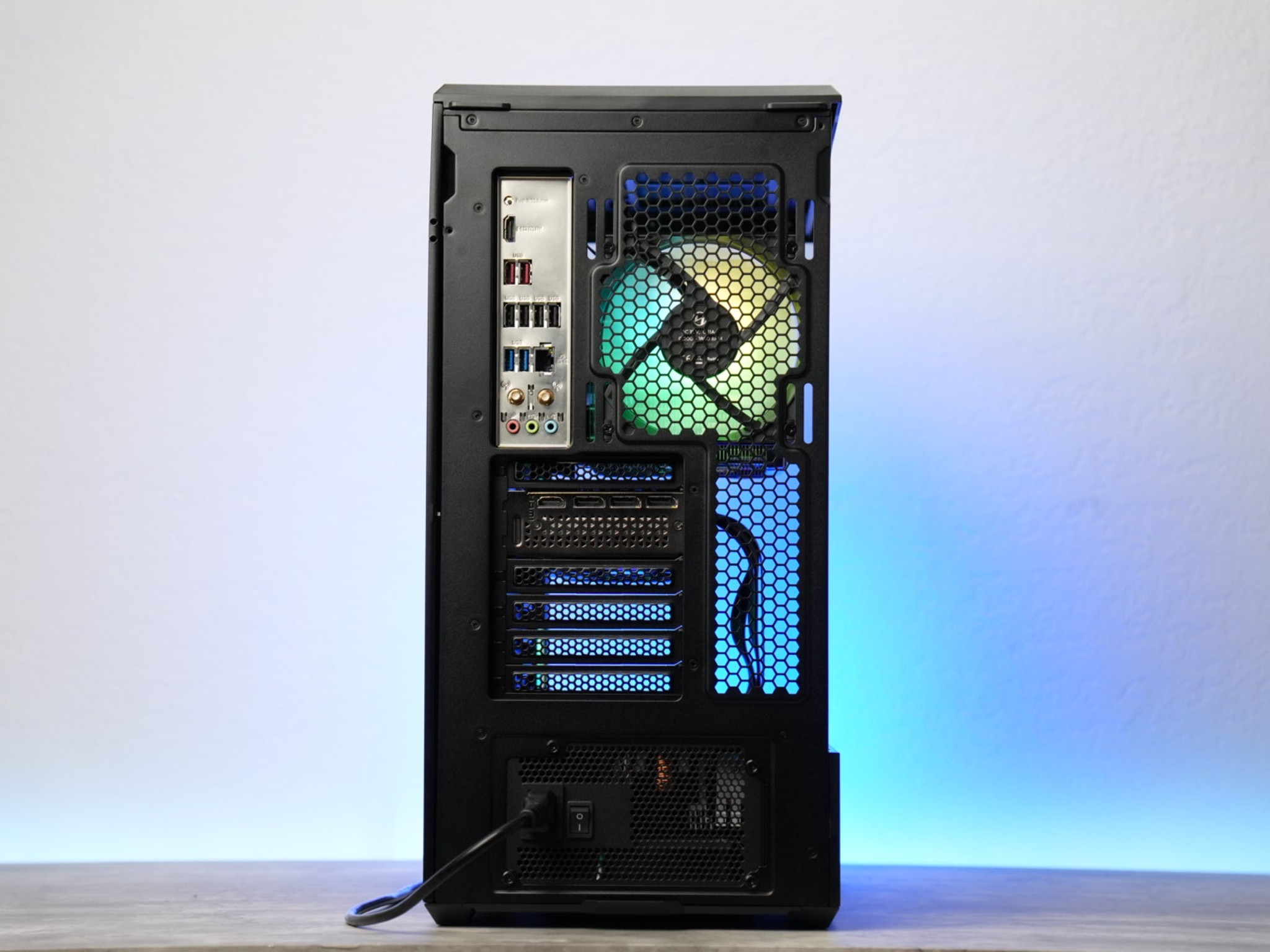 Gaming PC | RTX 5070 | RYZEN 7 7700 | 16GB DDR5 | 2TB SSD | WIN 11 | WiFi + BT
