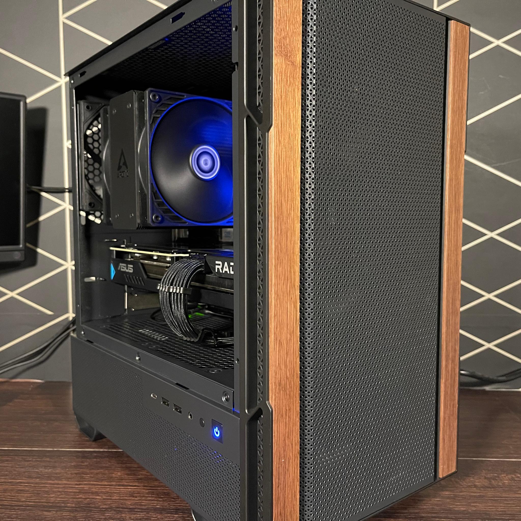 🌟NEW Mini Gaming PC/ RX 9070 GRE/ R7 5800X3D/ 32Gb RAM/ 1Tb NVMe/ Compact case🌟