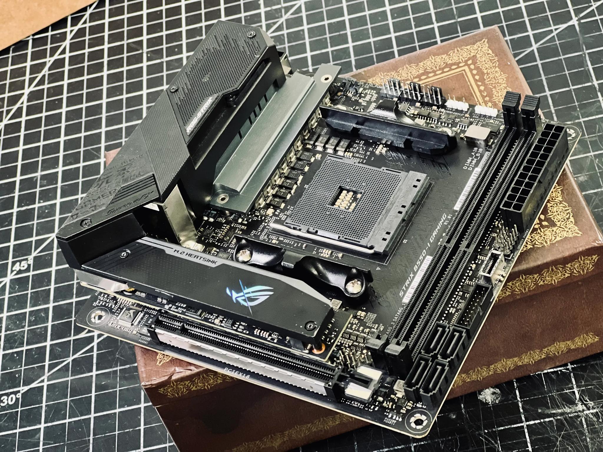 ROG Strix B550-I Gaming ITX motherboard - Ryzen 5000 series ready
