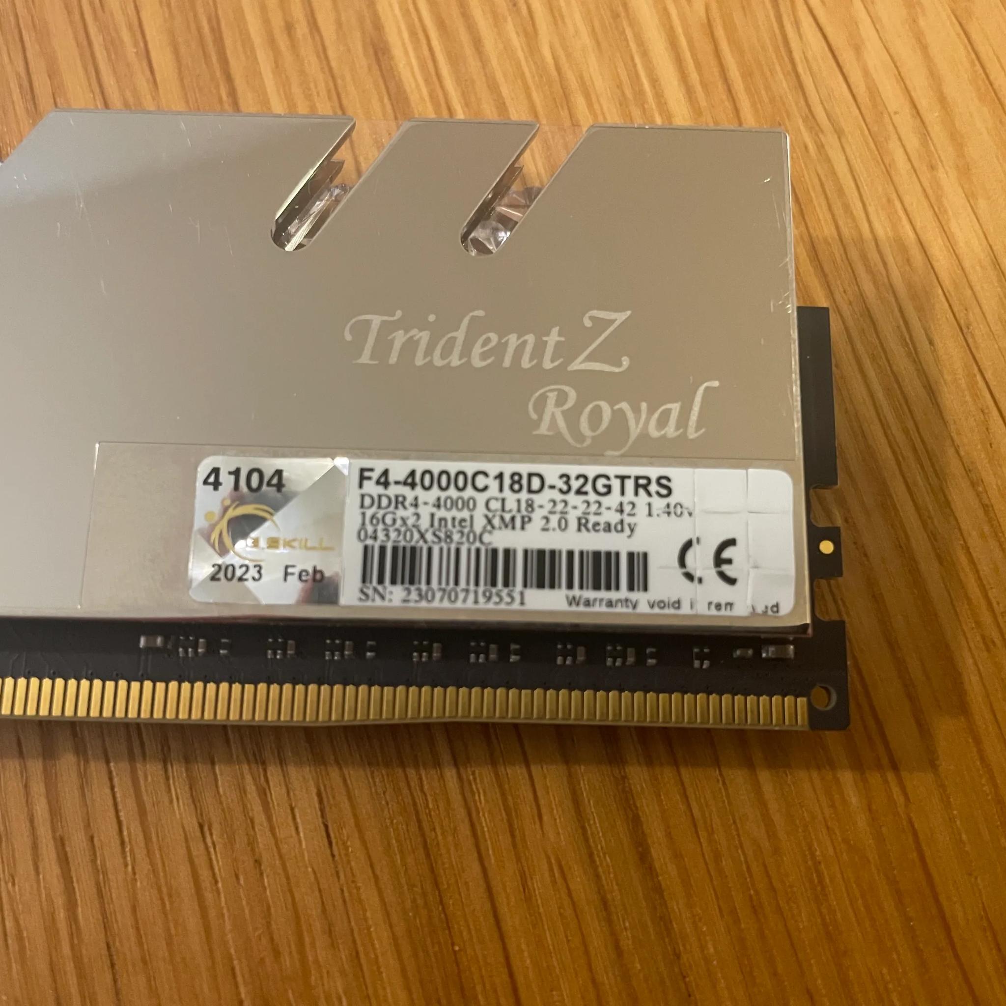 32GB - 4000Mhz - Gskill Trident Z Royal RGB DDR4 Ram