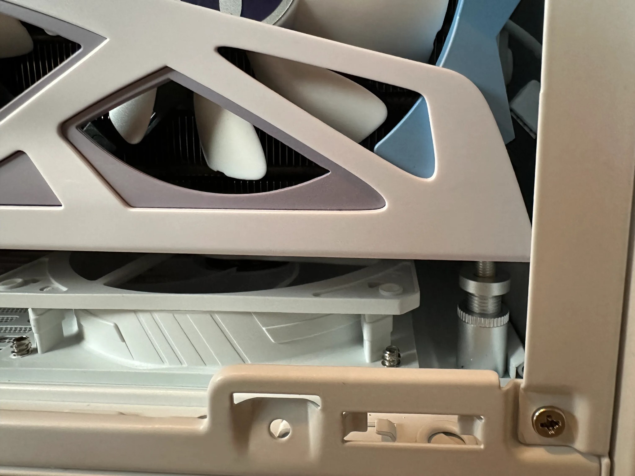 SAKURA RX 7800XT 16 GB | AMD 7600X3D | SFX MINI ITX BUILD | COOLERMASTER NR200P V2 | 32Gb @ 6000MT/s