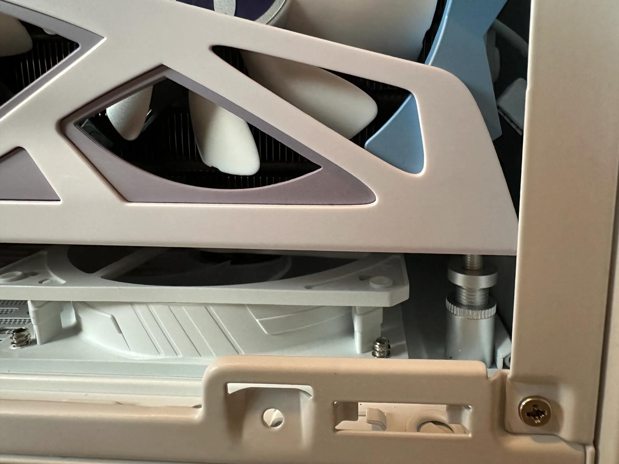 SAKURA RX 7800XT 16 GB | AMD 7600X3D | SFX MINI ITX BUILD | COOLERMASTER NR200P V2 | 32Gb @ 6000MT/s