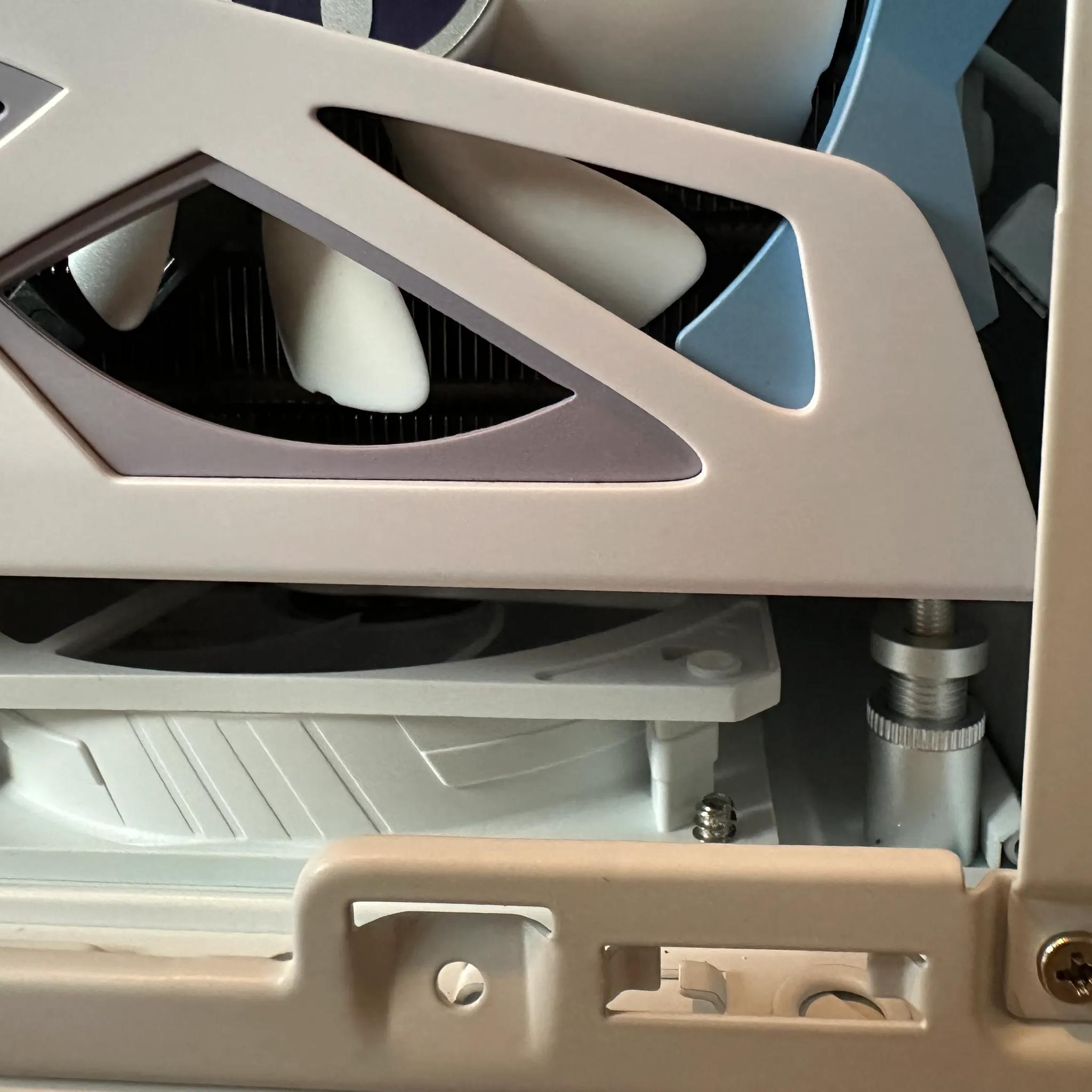 SAKURA RX 7800XT 16 GB | AMD 7600X3D | SFX MINI ITX BUILD | COOLERMASTER NR200P V2 | 32Gb @ 6000MT/s