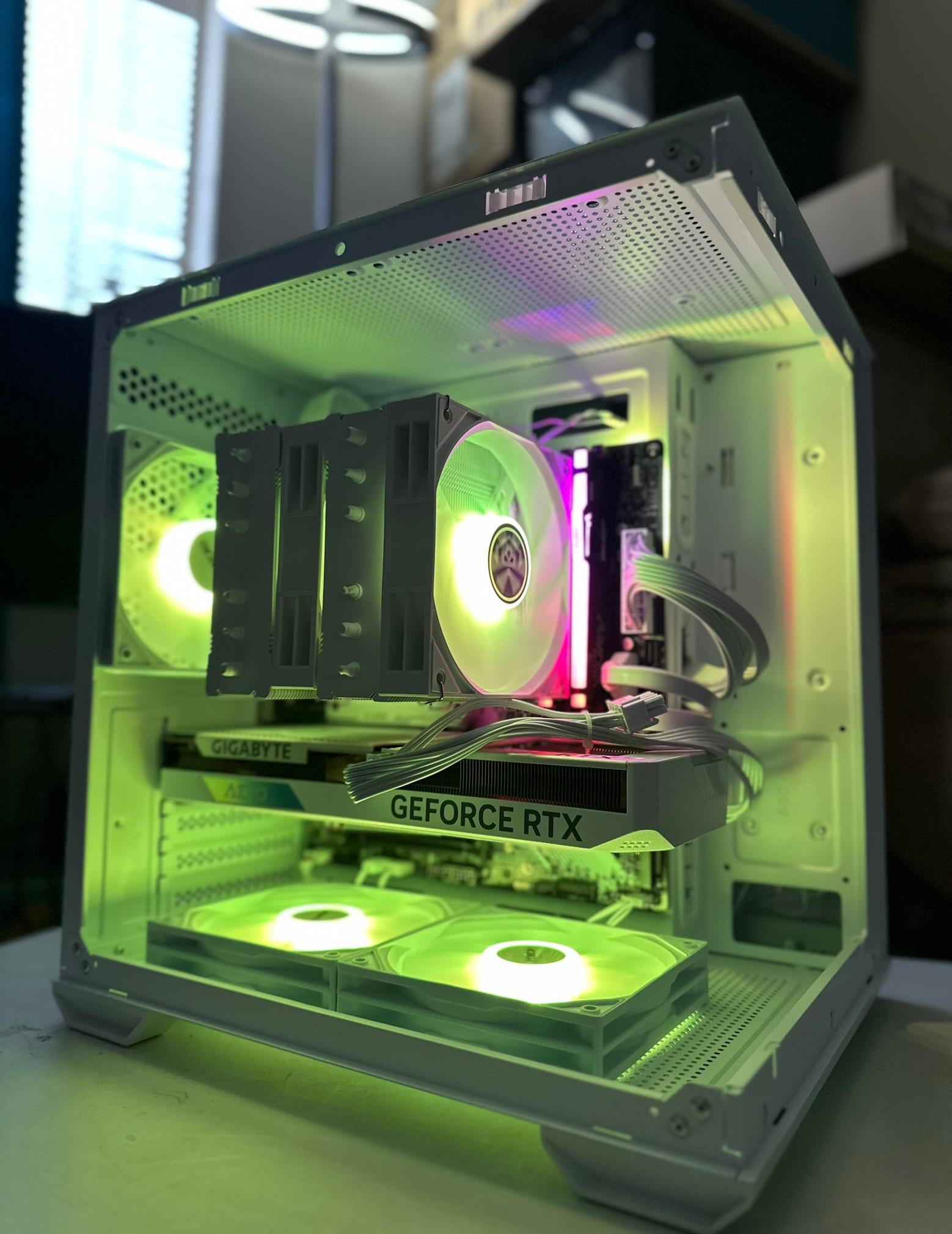 Ryzen 5 8400F / RTX 4060 / 512GB NVME / 16GB RAM