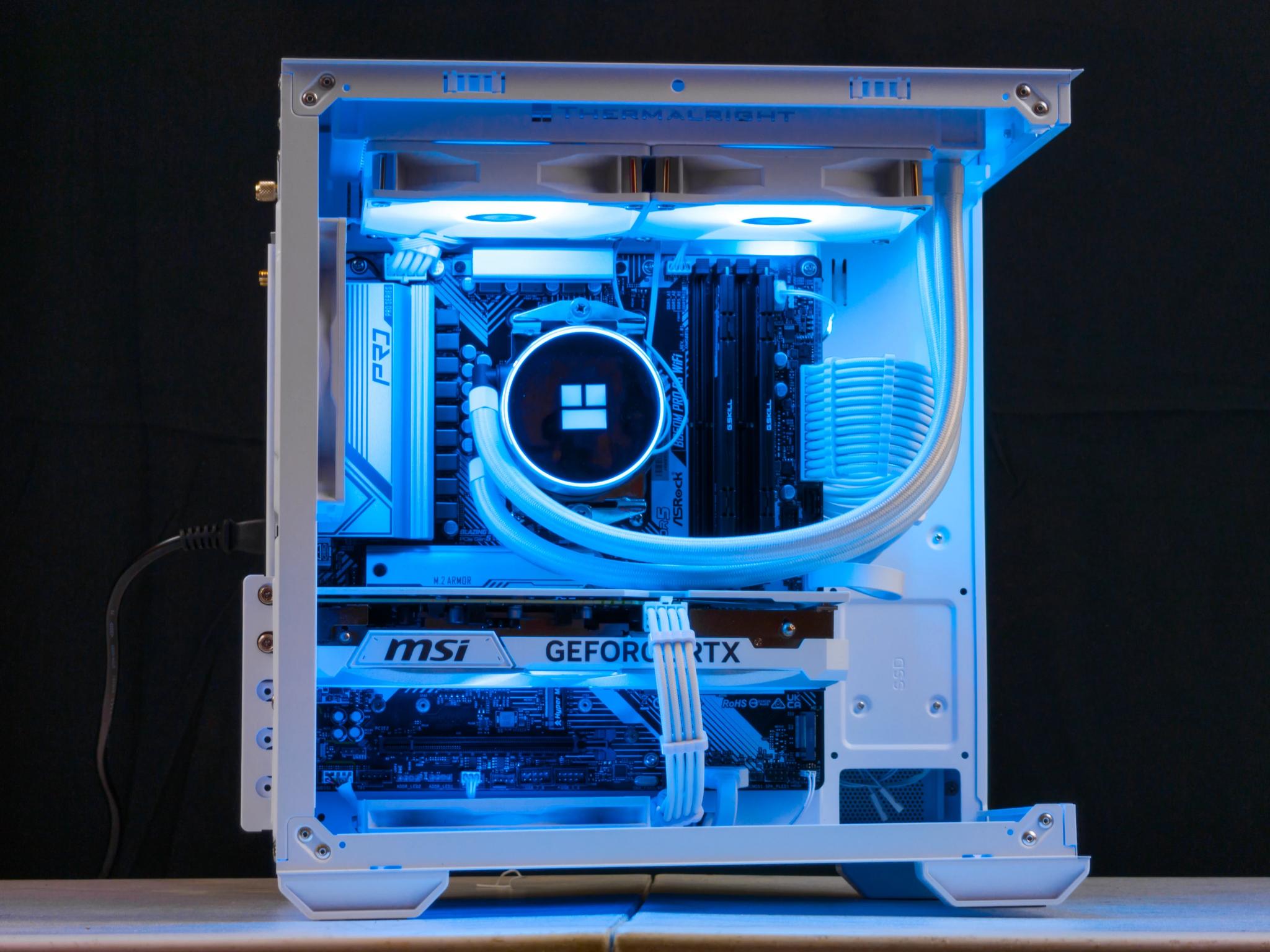 🤍🖤 RTX 4070 / Ryzen 5 7600X / 32GB Gaming PC 🖤🤍