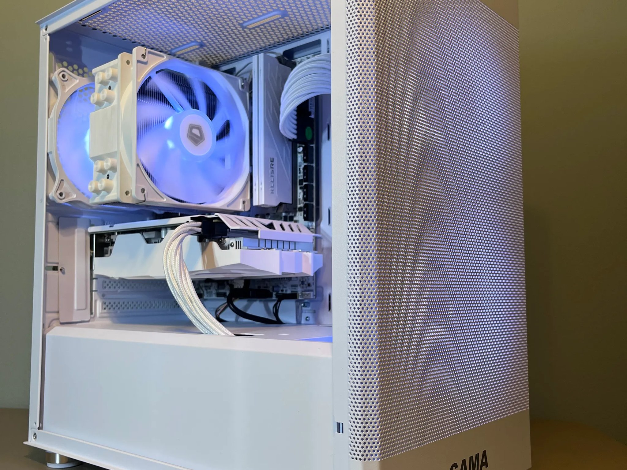 ⚪⚪ White Gaming PC⚪AMD RX 5500 XT 8GB⚪Ryzen 3 3100⚪16GB DDR4⚪500GB NVME