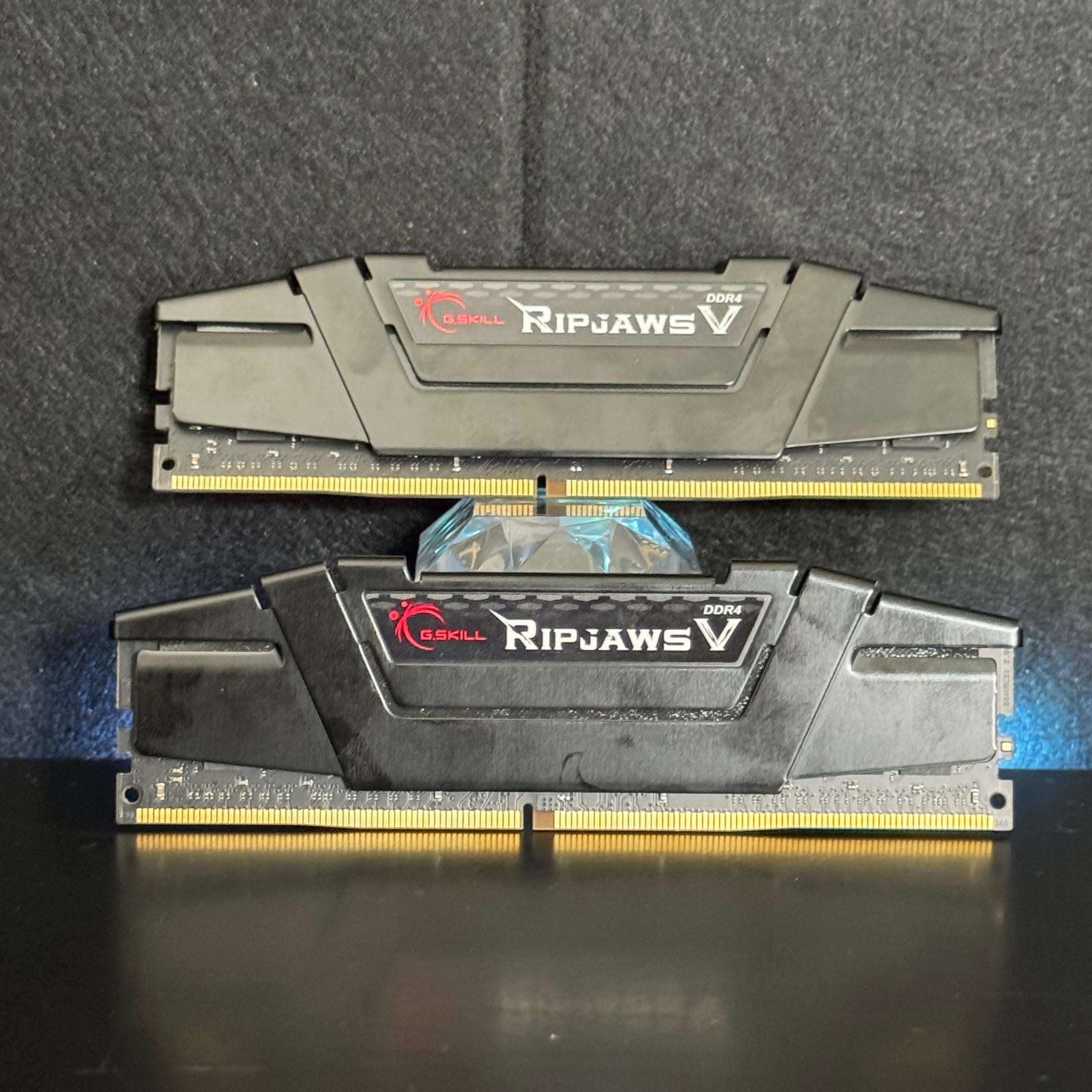 GSKILL RipJaws DDR4 (2 X 16GB)