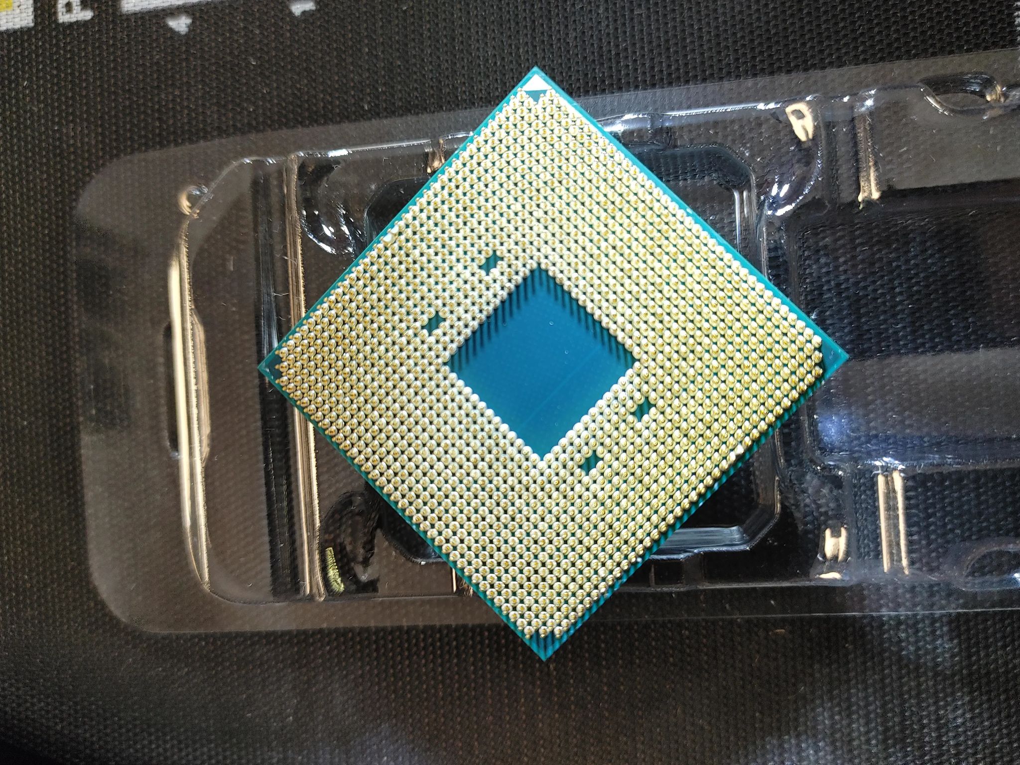 **Gently USED** AMD RYZEN 7 3700x AM4 Processor 8 core/16 Thread