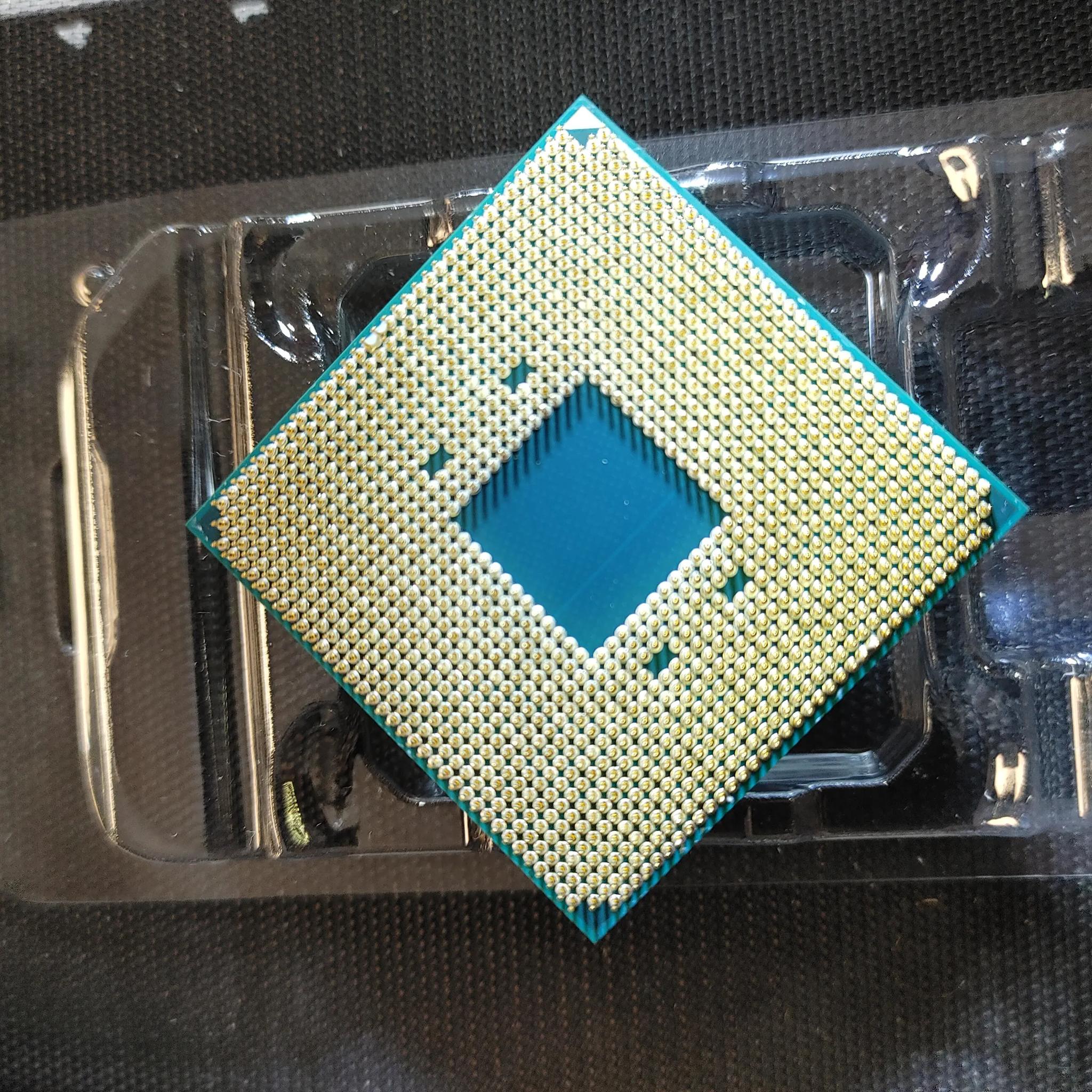 **Gently USED** AMD RYZEN 7 3700x AM4 Processor 8 core/16 Thread