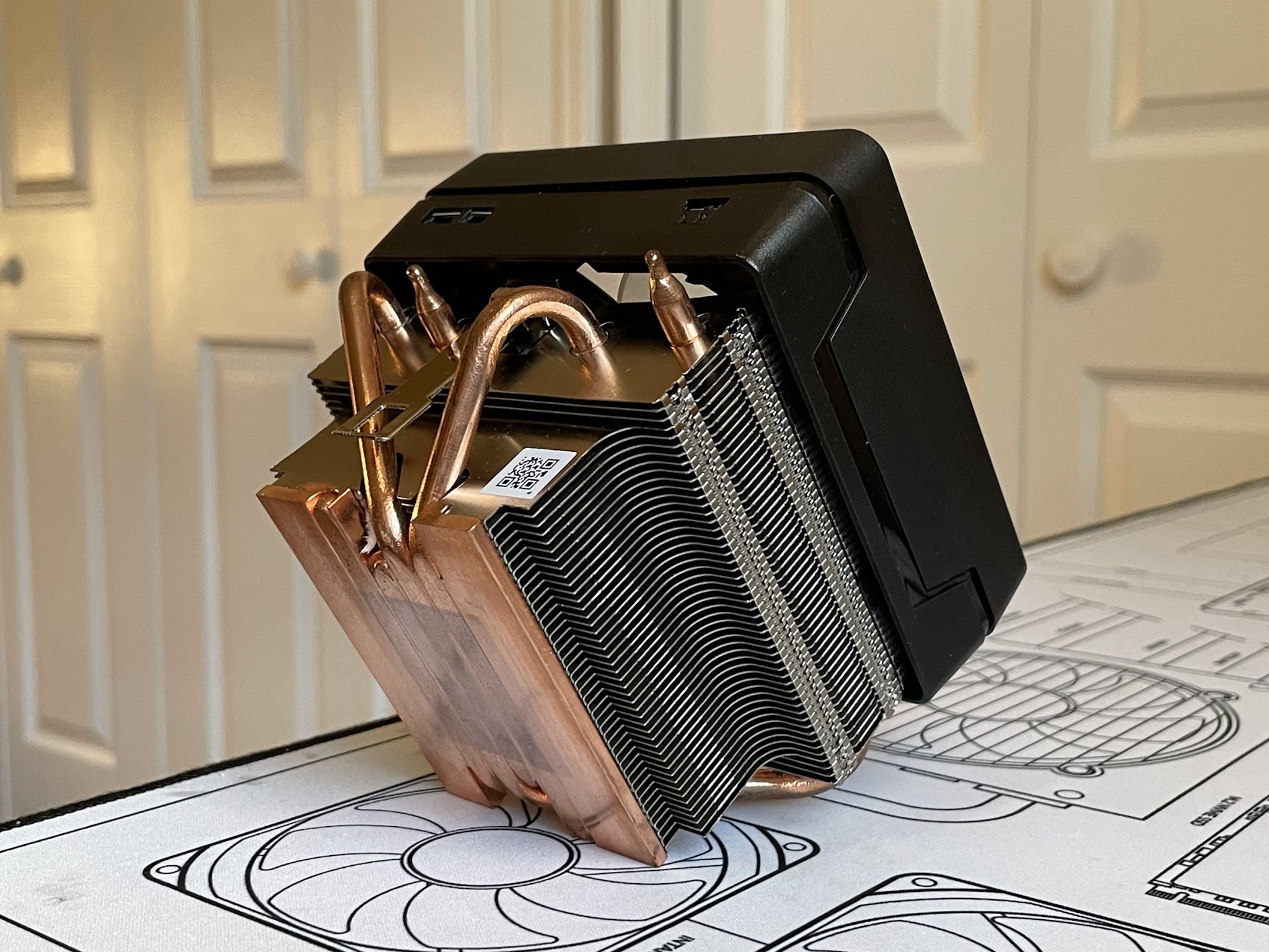 AMD Wraith Prism Socket AM4 4-pin LED RGB CPU Cooler