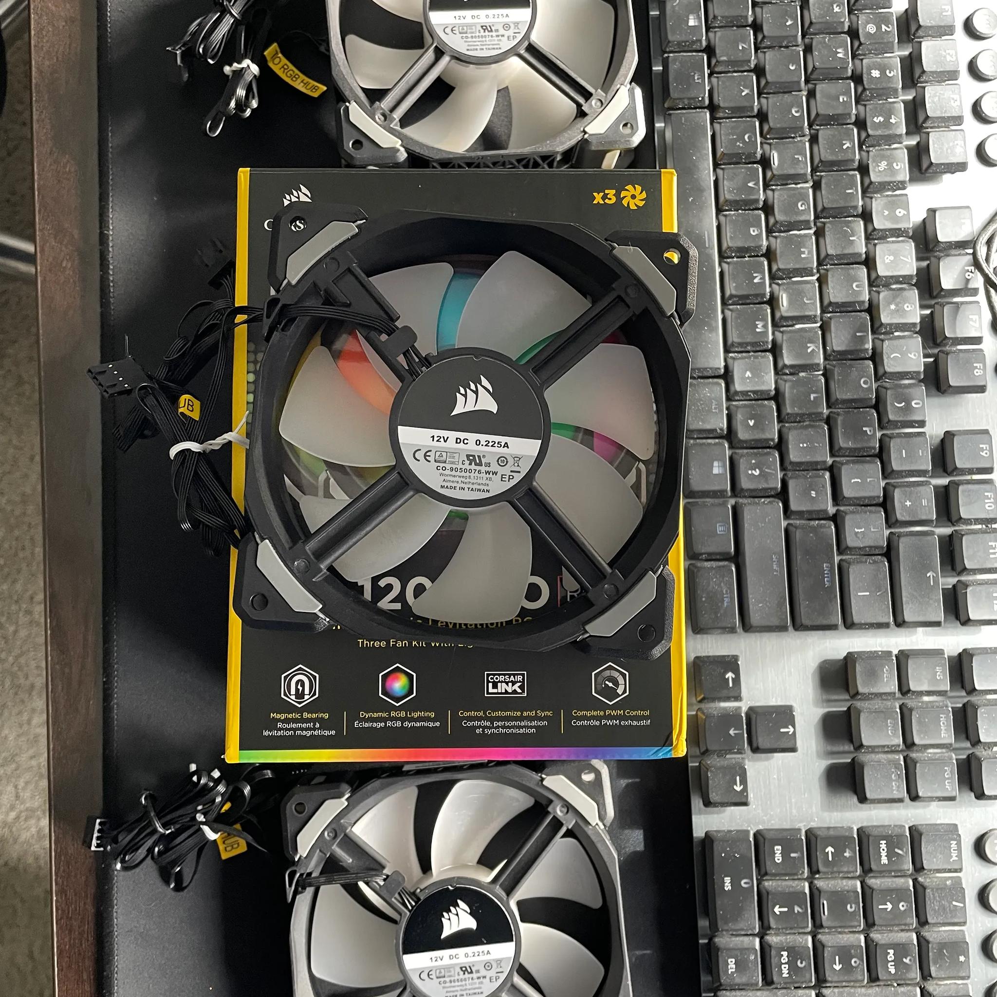 Corsair ML120 PRO 120mm Fans 3-Pack, Black, Great Condition