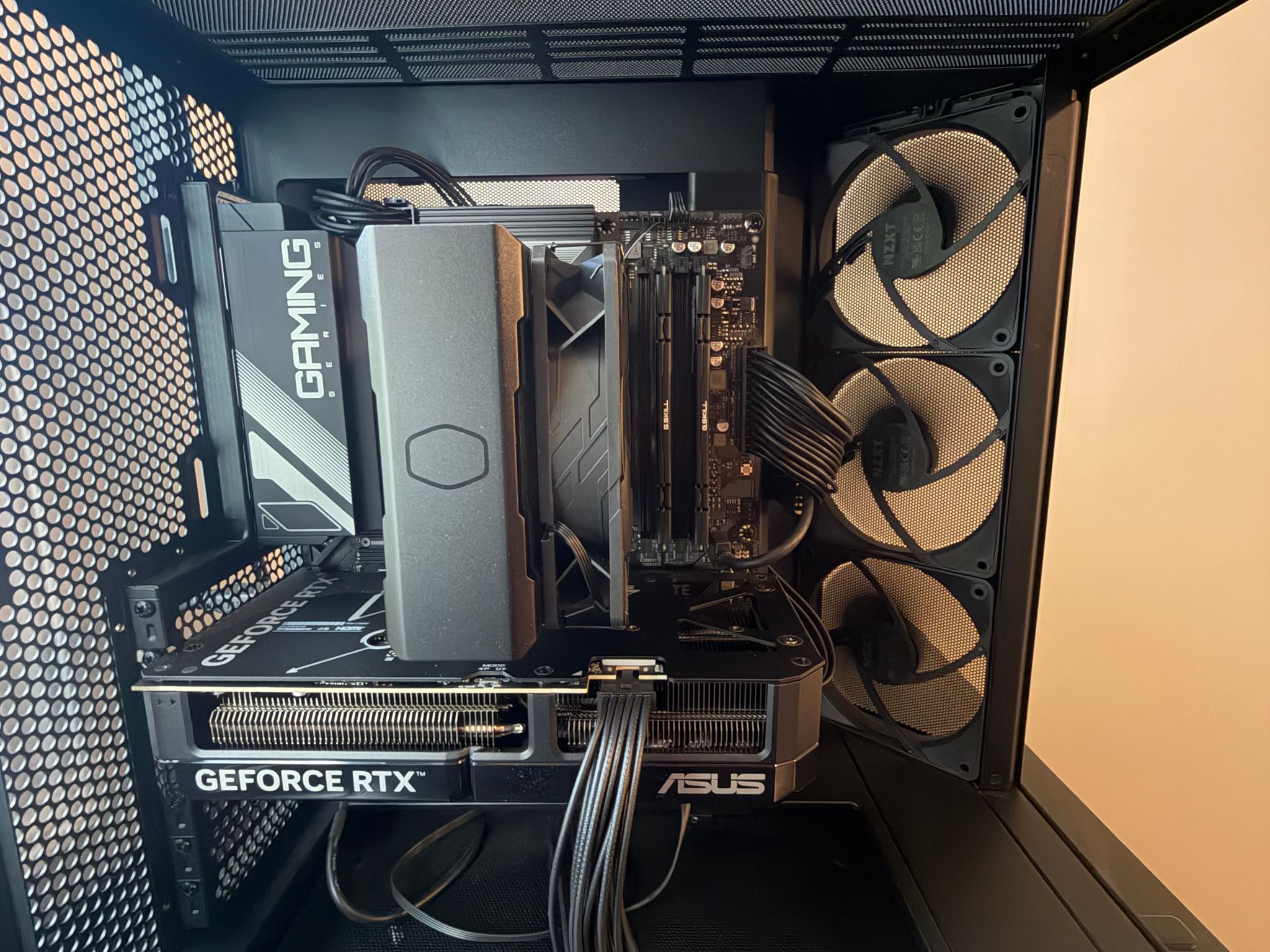 GeForce RTX 5070 Custom Gaming PC - Ryzen 7 7700X, 32GB RAM, 2TB NVMe SSD