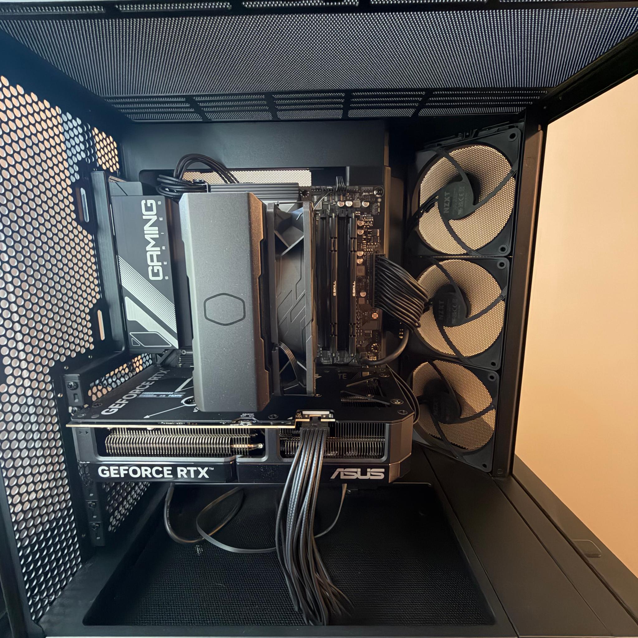GeForce RTX 5070 Custom Gaming PC - Ryzen 7 7700X, 32GB RAM, 2TB NVMe SSD