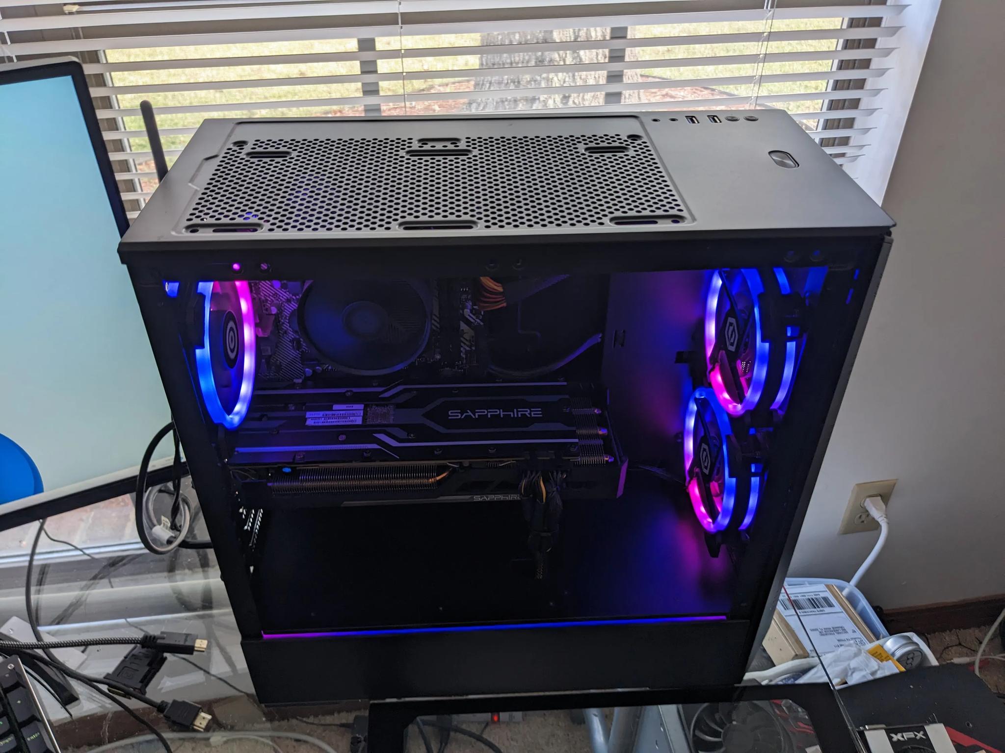 Phanteks, Win11, Ryzen 3100, 32gb ddr4-3200, R9 390 8gb GPU, SSD+HDD, BT+WiFi