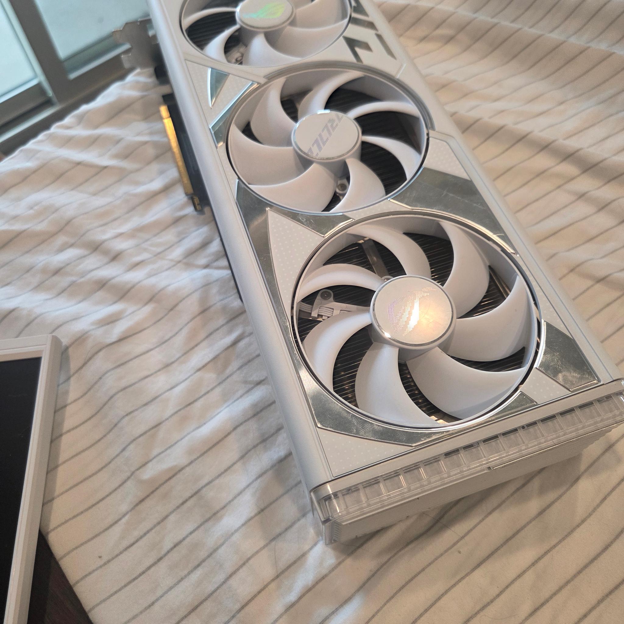 ASUS ROG Strix Gaming White RTX 4090