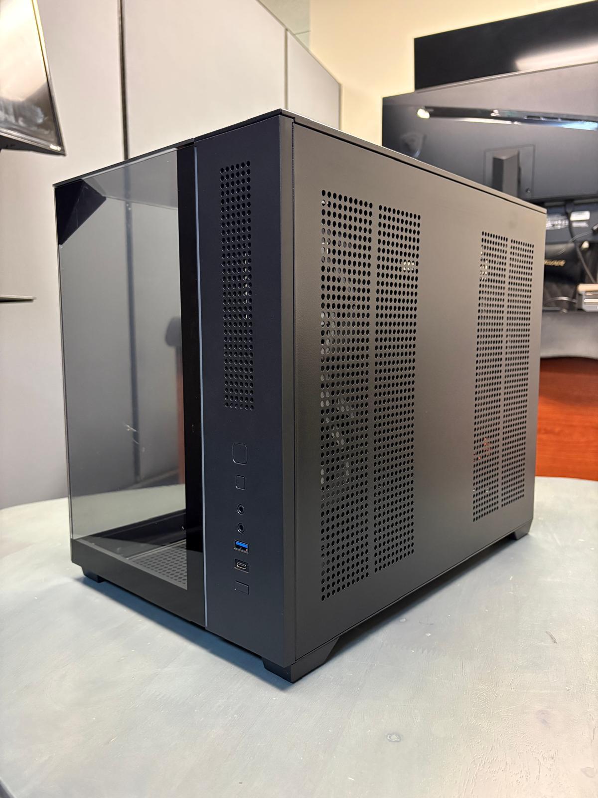 NEW – Skytech Gaming CRYSTAL Case with Gigabyte B650M C V3 DDR5 Motherboards & 650W Gold Gamdias PSU
