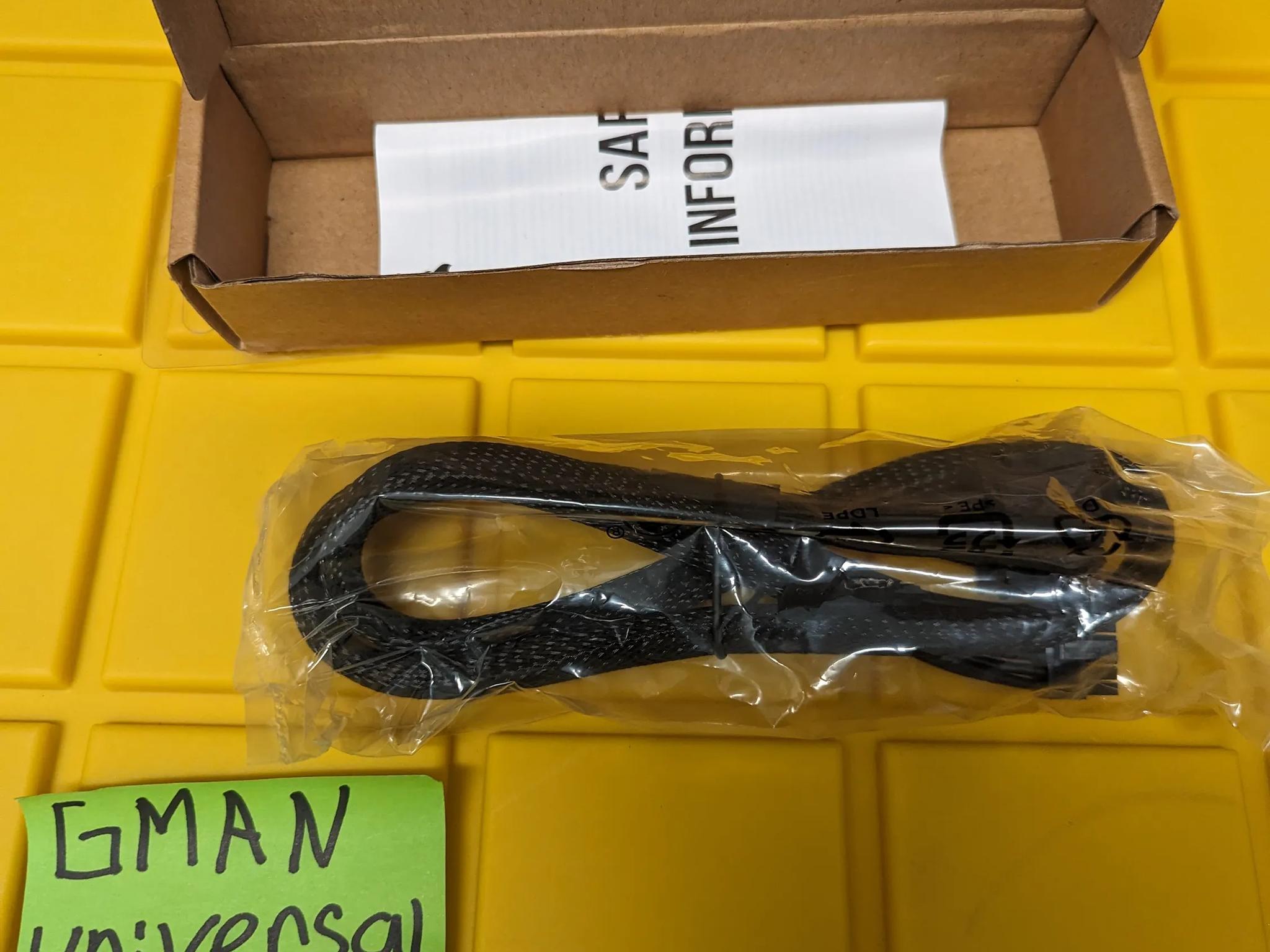 The CORSAIR 12-Pin GPU Power Cable