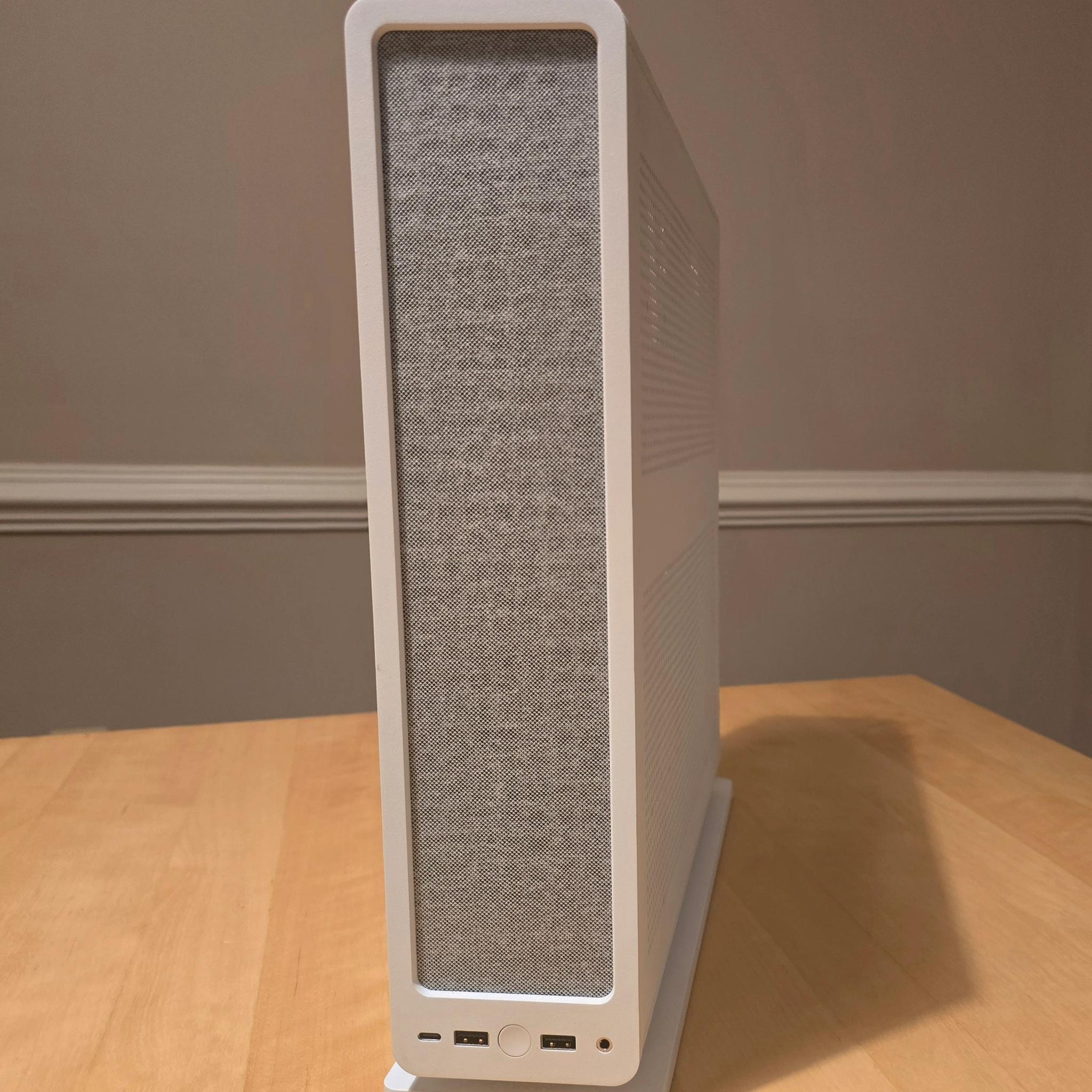 Closeout! 1440p Mini "Falcon" | Eats Through ESports Titles | AMD RX 7700XT