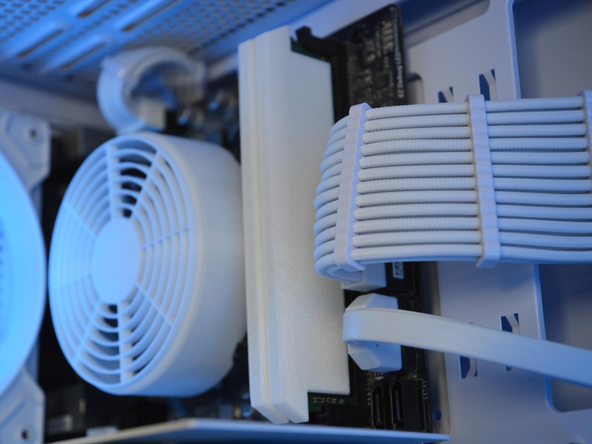 🧊🧊| RTX 2060 SUPER 6GB | INTEL i5-9500 | 16GB DDR4 RAM | 1 TB SATA SSD | Ice Box 2.0 |