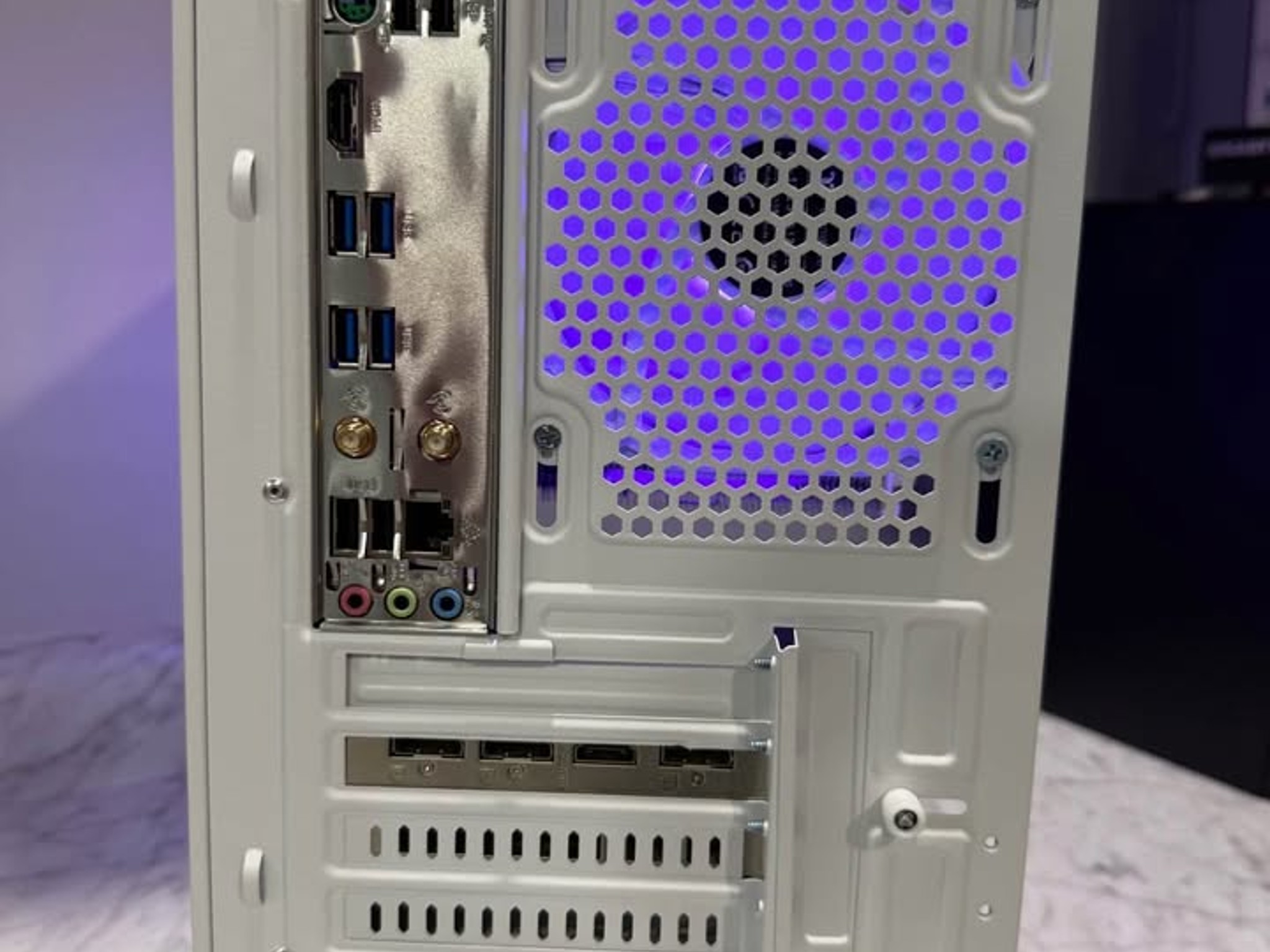 GAMING PC - RTX 2060 6GB - Ryzen 7 2700X - 16GB RAM - 1TB NVME