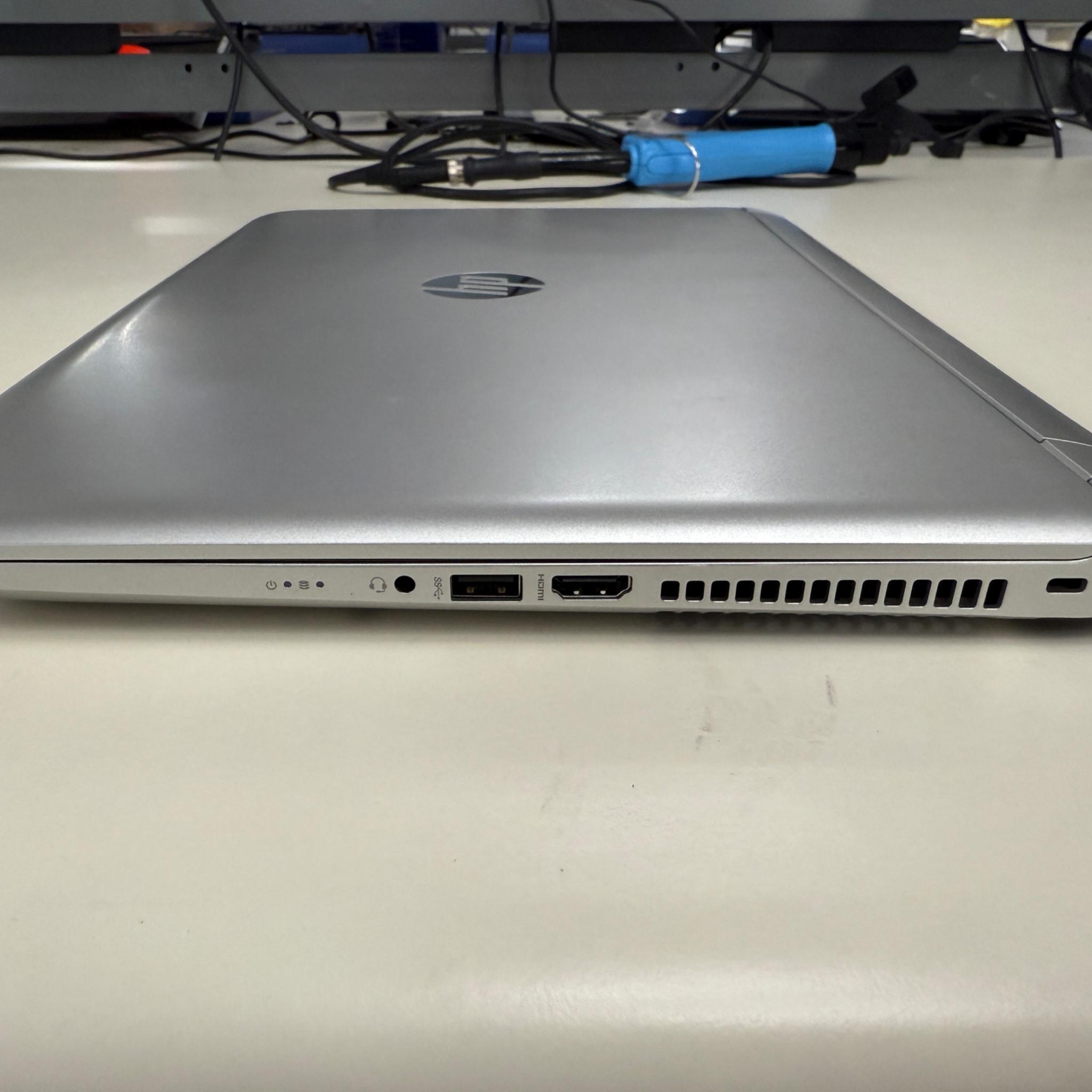 HP Pavilion- A8-7410+Radeon R5+8GB Ram+256 SSD+W10