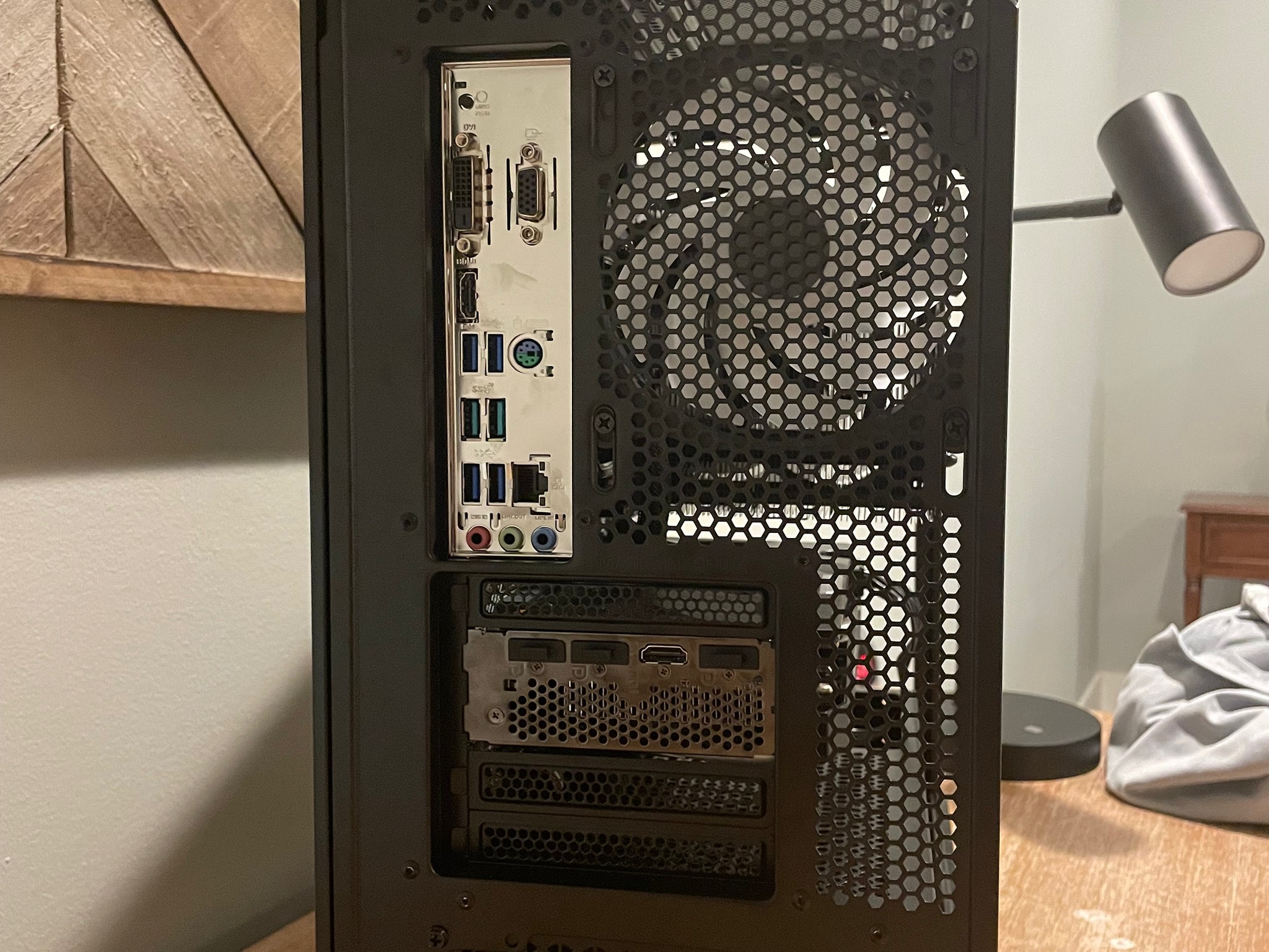 Rx 6600 XT Gaming PC / Ryzen 5 5500 / 16 GB RAM / 1TB NVMe
