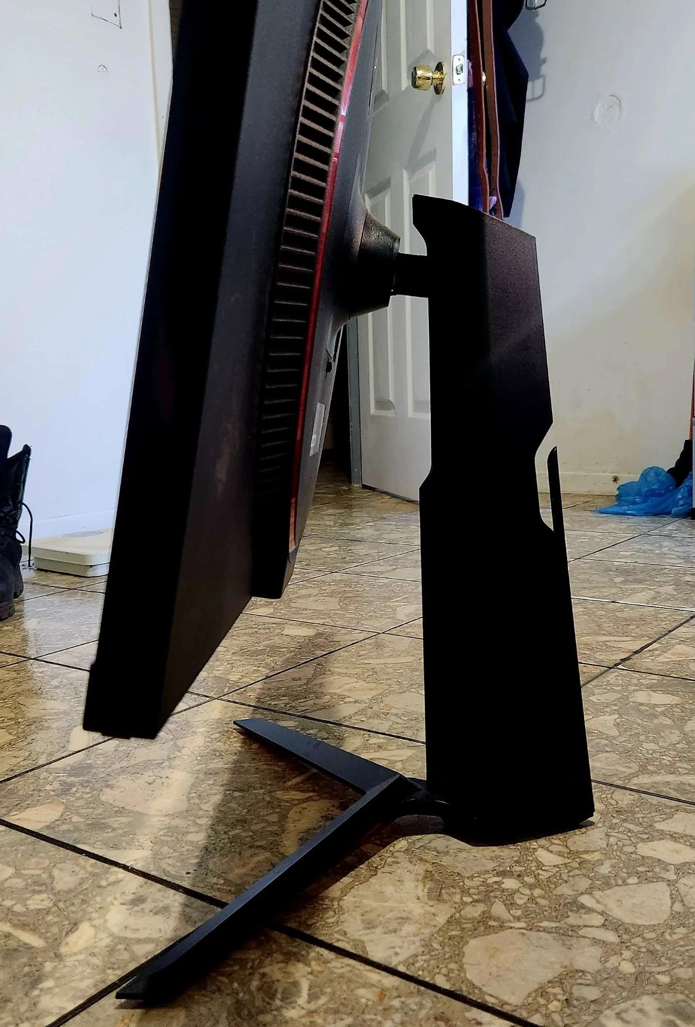 LG 32GN650-B Ultragear Gaming Monitor 32” QHD (2560 x 1440) Display, 165Hz Refresh