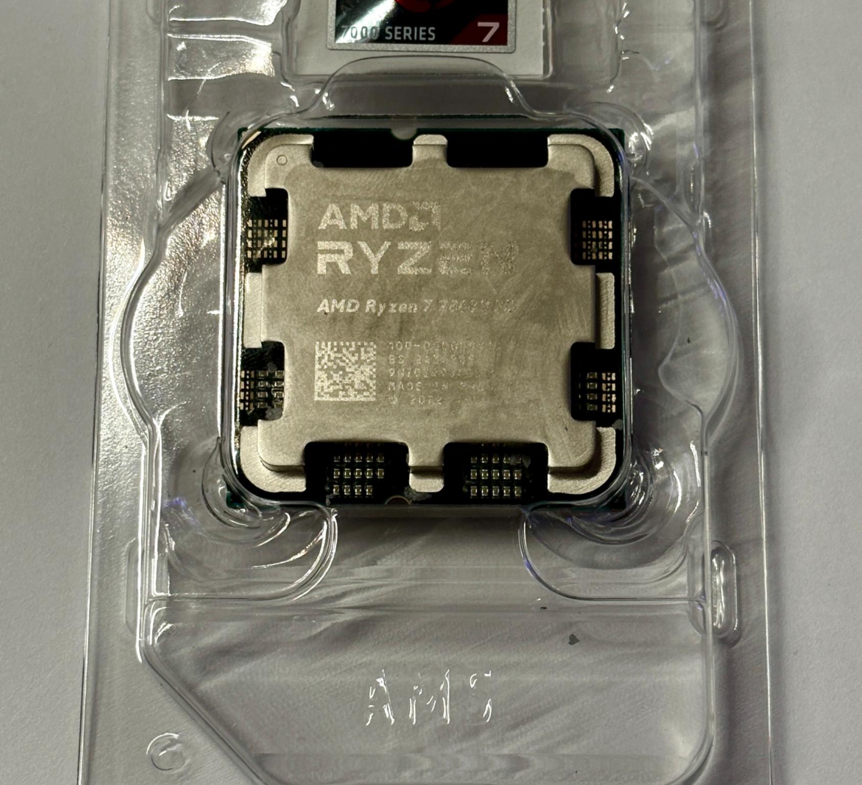 AMD Ryzen 7 7800X3D - lightly used and mounted once