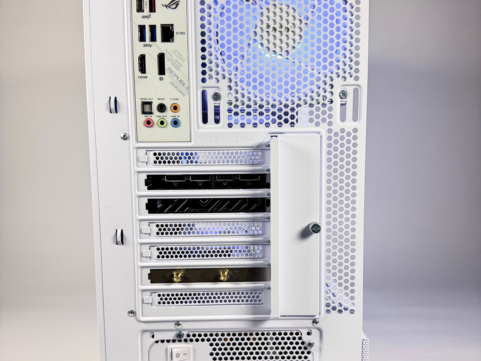 White & Silver Radeon RX 6600 XT Custom Gaming PC - Ryzen 5 5600X, 16GB RAM, 1TB NVMe SSD