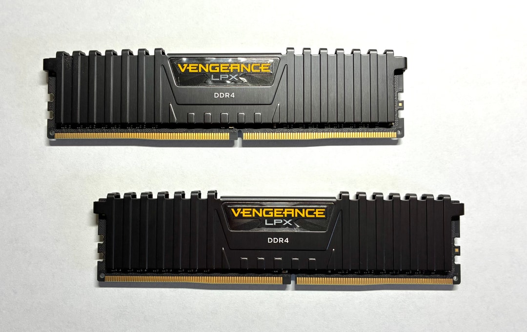 Corsair DDR4 3200 16gb ジャンク品 Used Corsair DDR4 16GB (2x8GB) 3200MHz CL16 RAM Black | Jawa