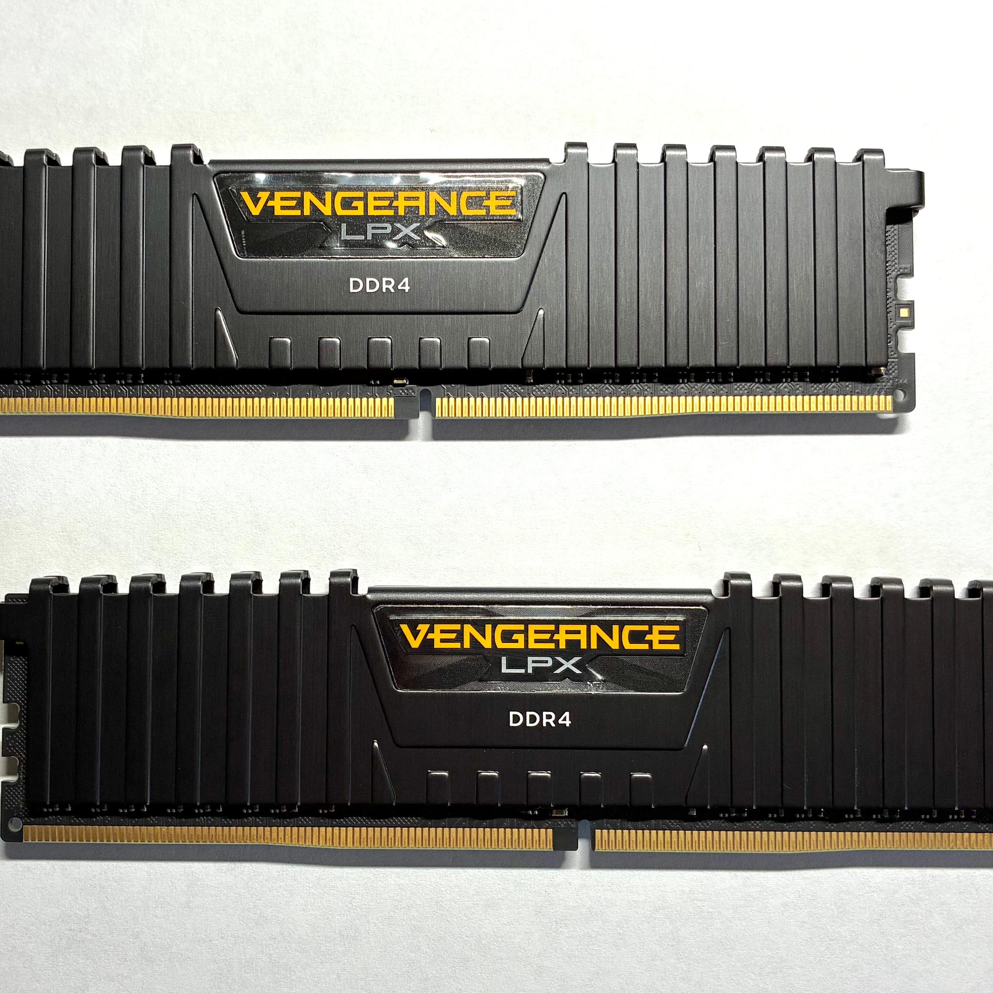Used Corsair DDR4 16GB (2x8GB) 3200MHz CL16 RAM Black | Jawa