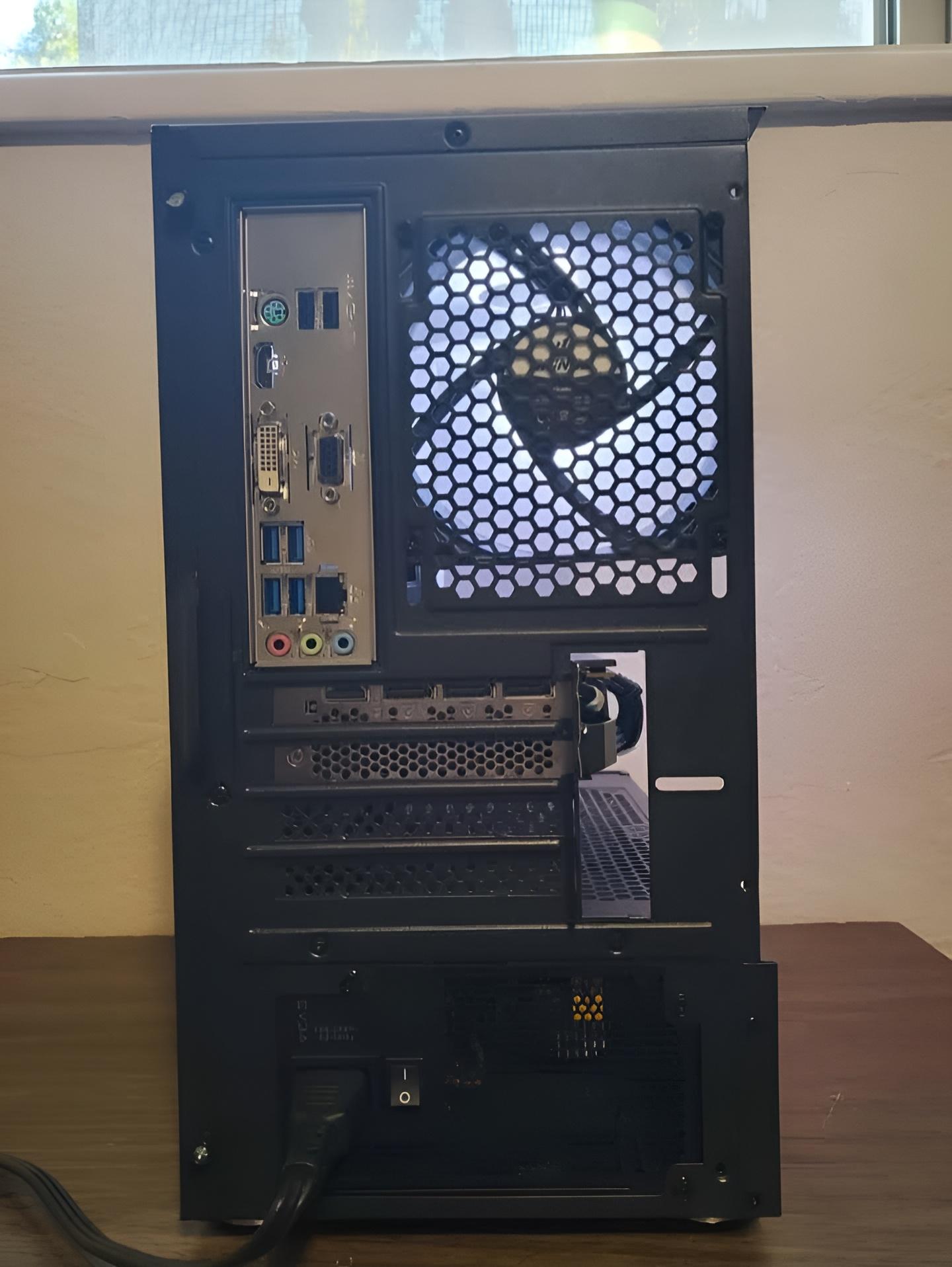3060-12gb ryzen 5-5600x 32gbs ram