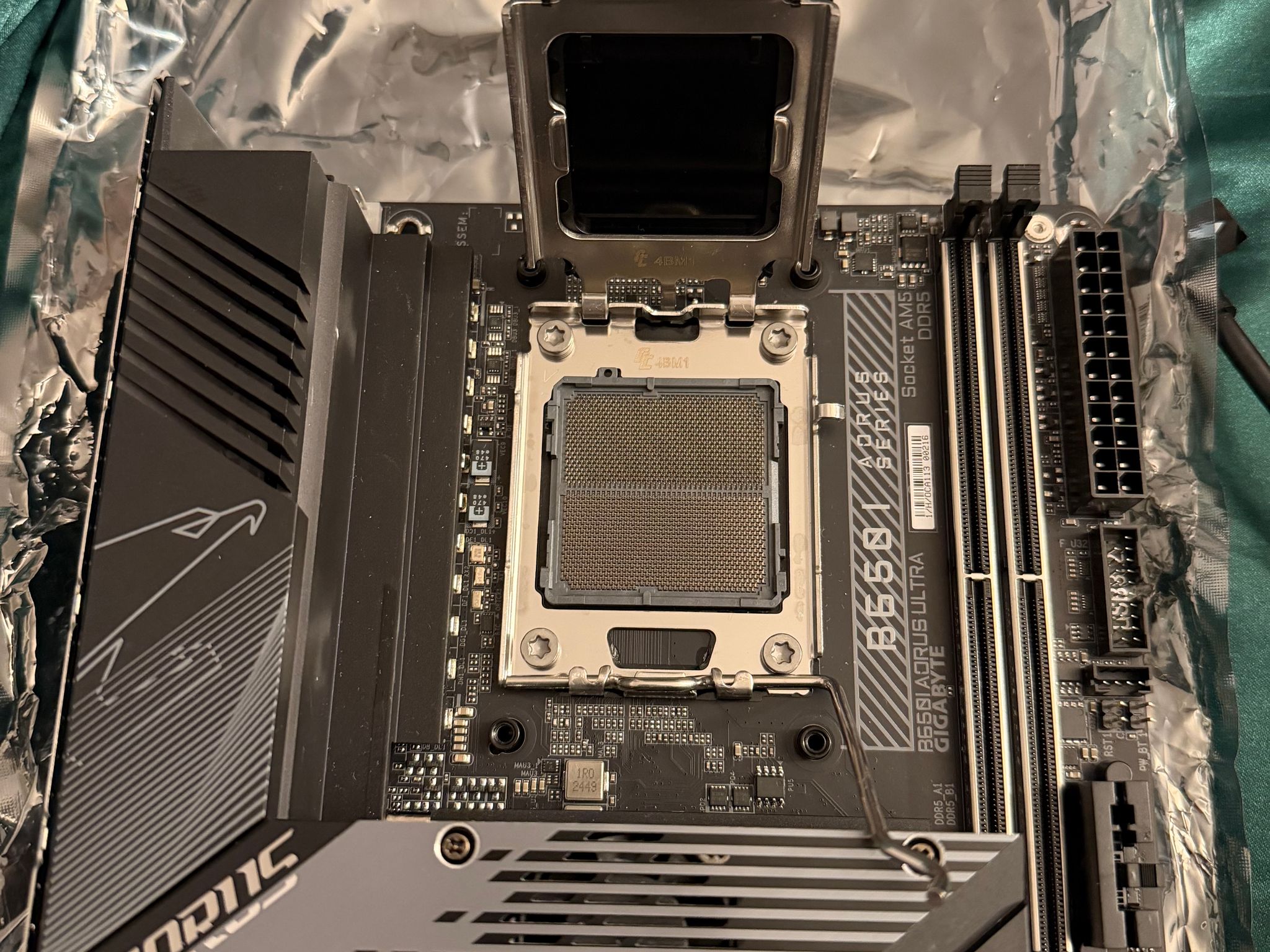 Gigabyte B650I AORUS ULTRA Mini ITX AM5 Motherboard