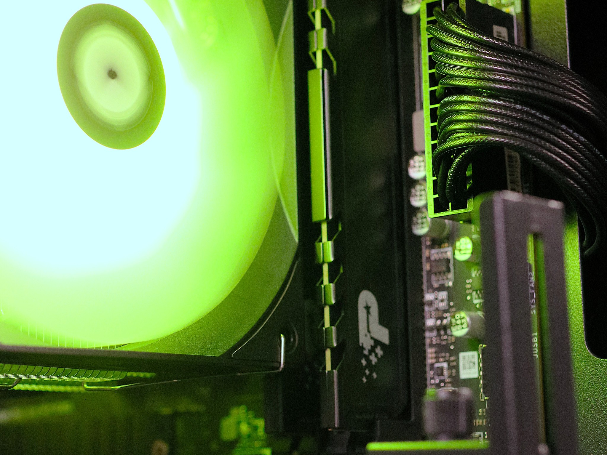👤Emerald Shadow💍| Ryzen 7 3800X | RTX 3070 | 32GB DDR4 | 1TB NVMe |