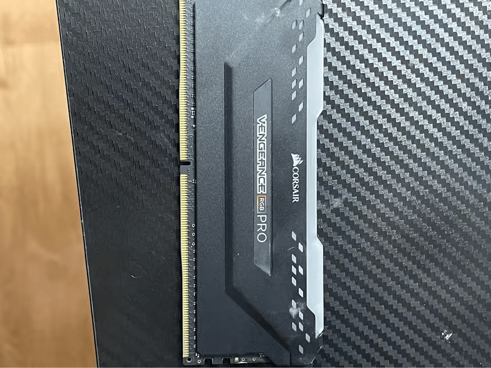 i9 9900k, ROG z390-e, 16gb Corsair Vengeance Pro BUNDLE