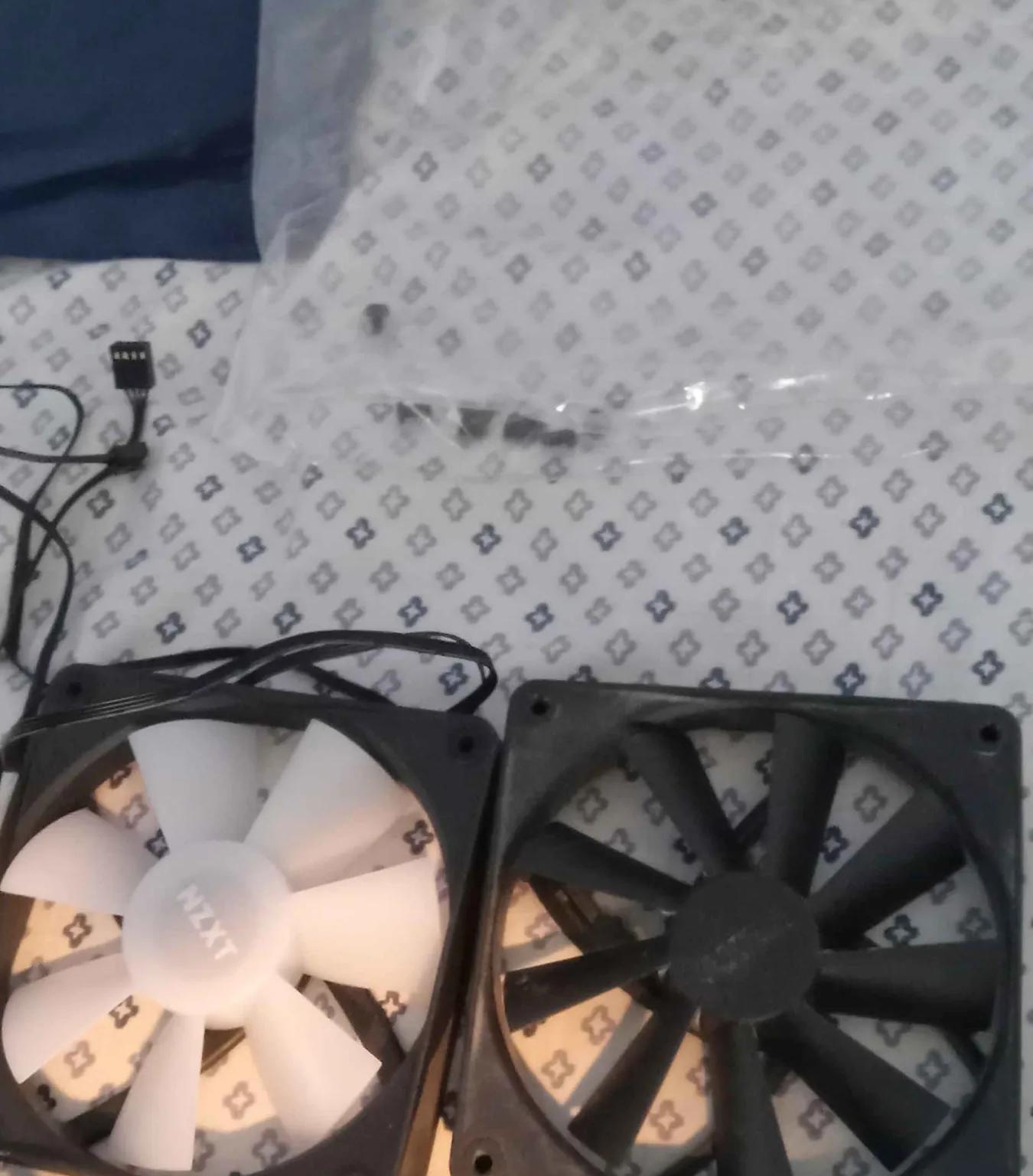 *NZXT FANS* 1 ARGB 1 NON ARGB