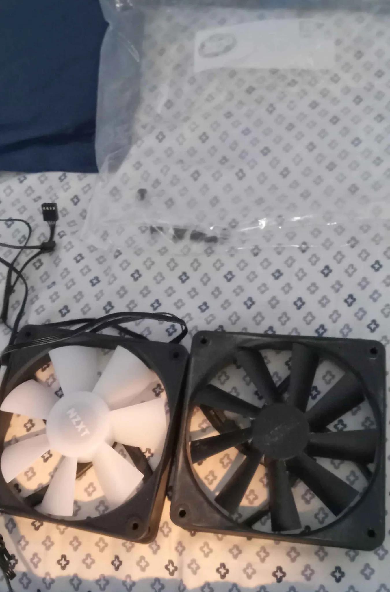 *NZXT FANS* 1 ARGB 1 NON ARGB