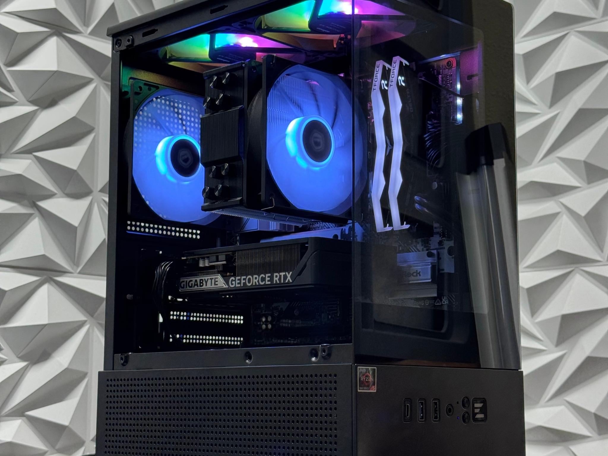 RTX 5060 / Ryzen 5 7600x / 16GB 6000MHz DDR5 / 500GB P310 Crucial ssd / windows 11 pro