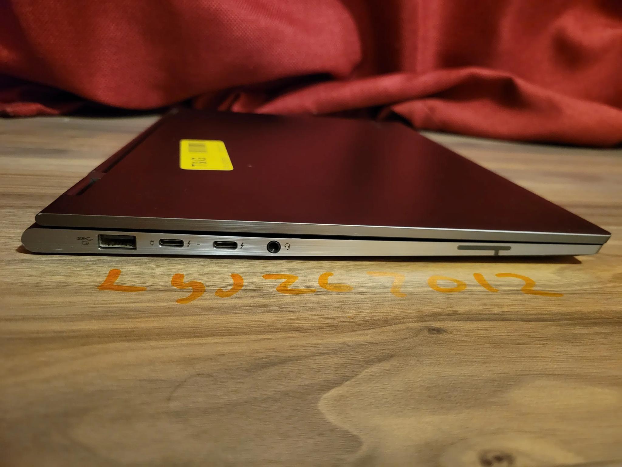 Lenovo Yoga C930 Laptop - 14" Touch Screen - 256gb ssd - intel i7