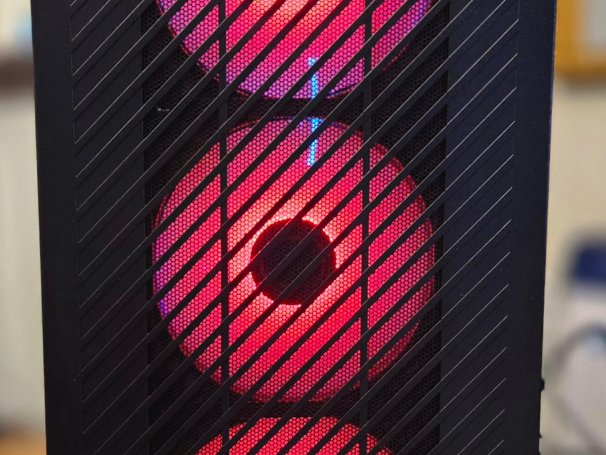 Cooler Master, ASRock, Zotac RTX 5070, Kingston 32GB 6000MHz