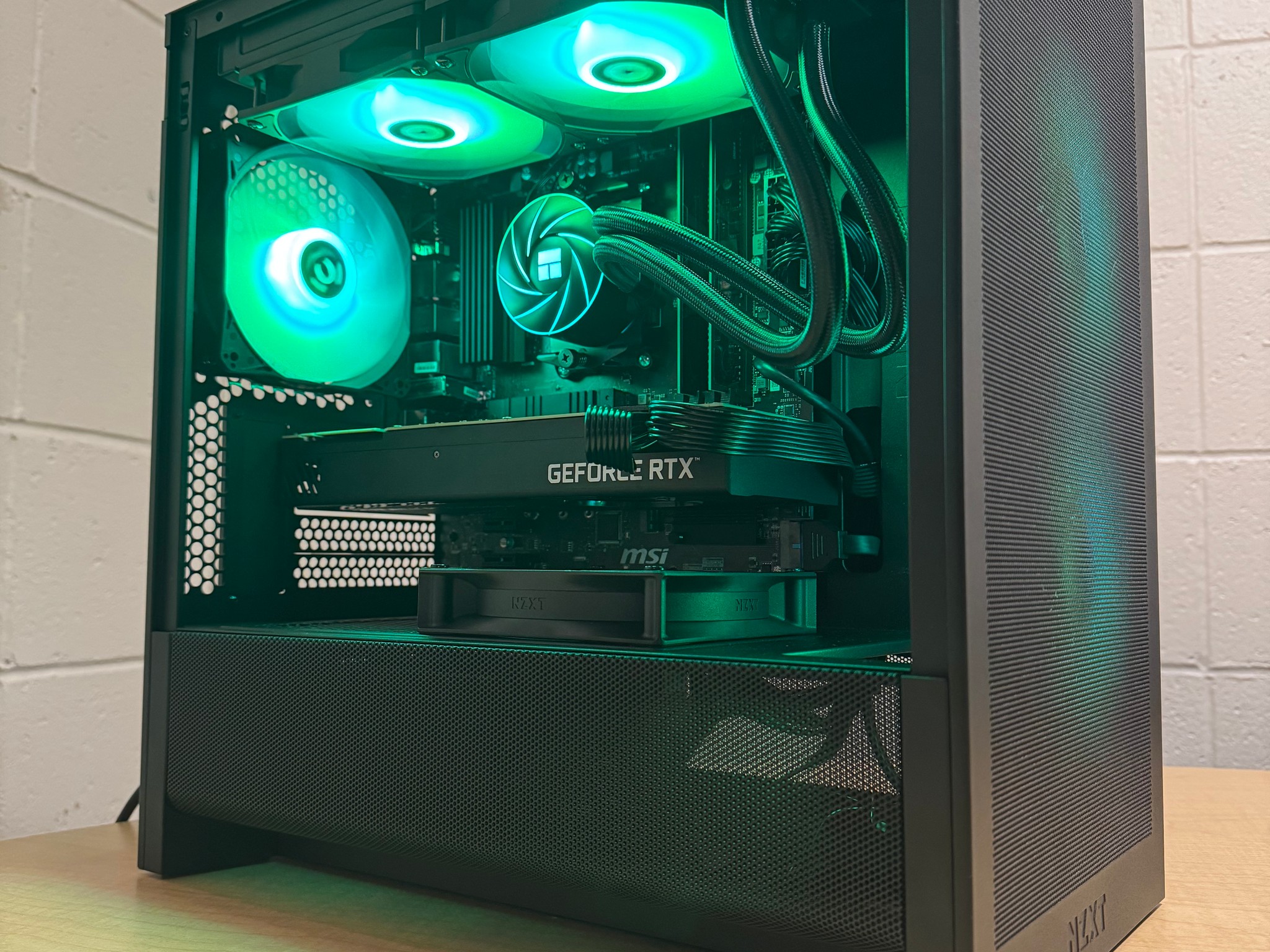 Sleek NZXT H3 Flow | RTX 2080 Ti 11GB | Ryzen 5 3600 | 32GB G.Skill RAM | 1TB NVMe