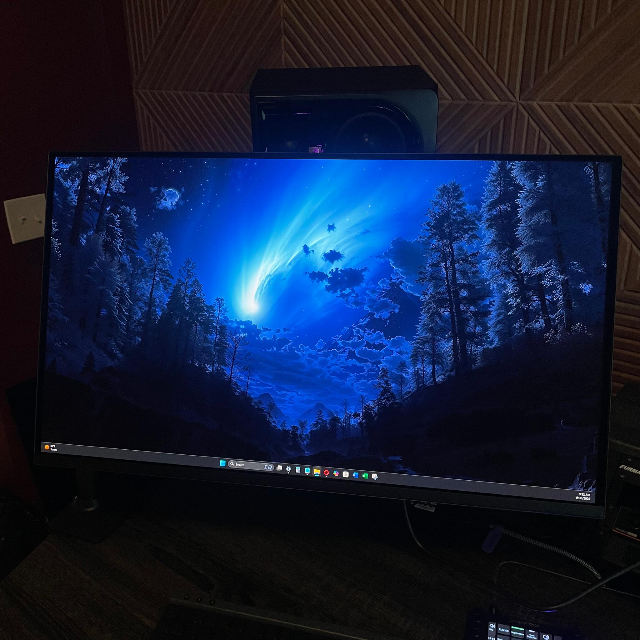 AORUS (FO32U2P) 32" QD-OLED 4K Gaming Monitor (240hz)