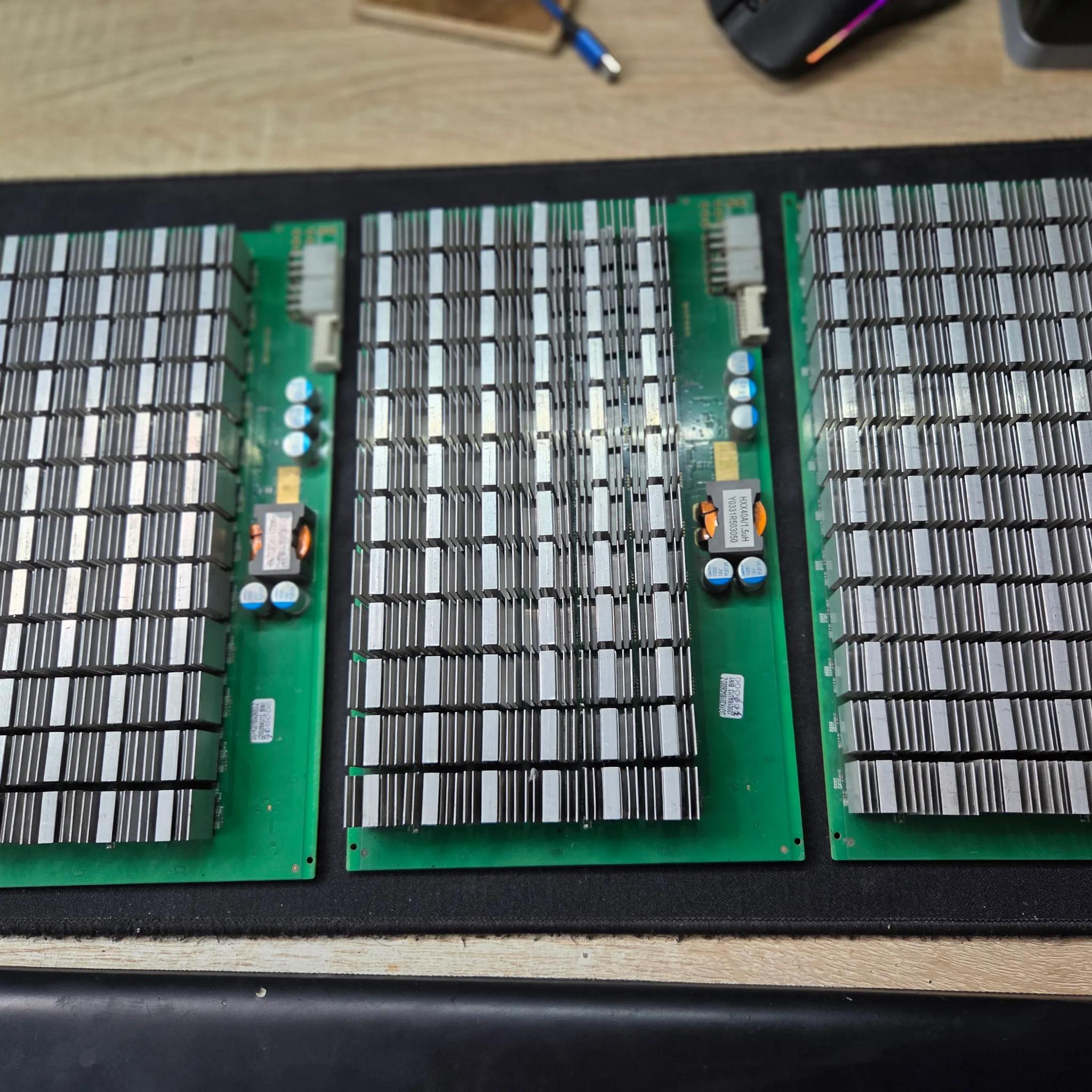 AntMiner L3 Scrypt ASIC Litecoin Miner (L3 with PSU)