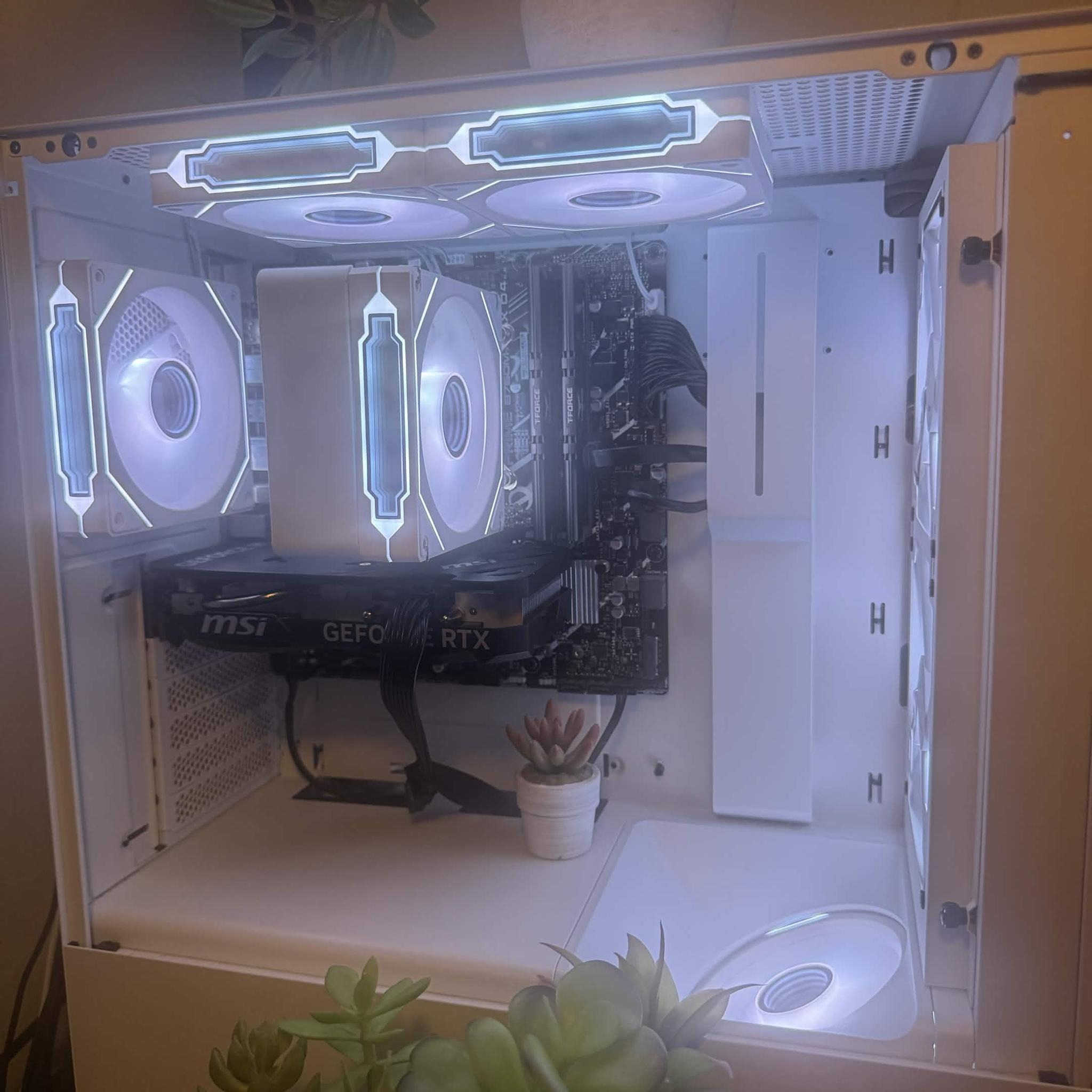 White/Black "Panda" Mid Range PC - i5 12400F | RTX 4060 | 16GB DDR4 3200 | BT & Wifi