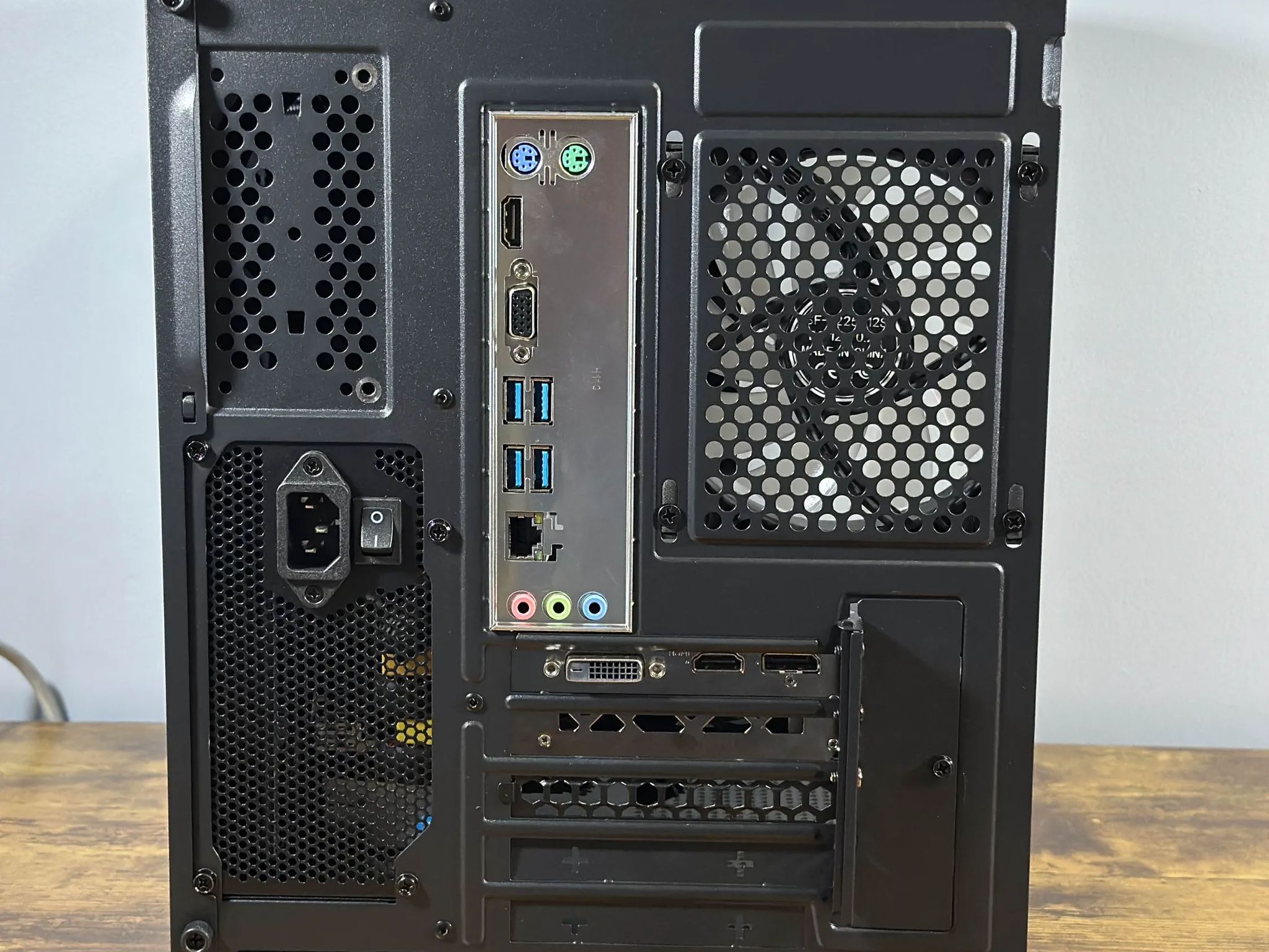 GTX 1660Ti | Ryzen 5 2600 | 16GB DDR4 | 512GB SSD | Windows 11 | WIFI + BT | Custom Gaming PC