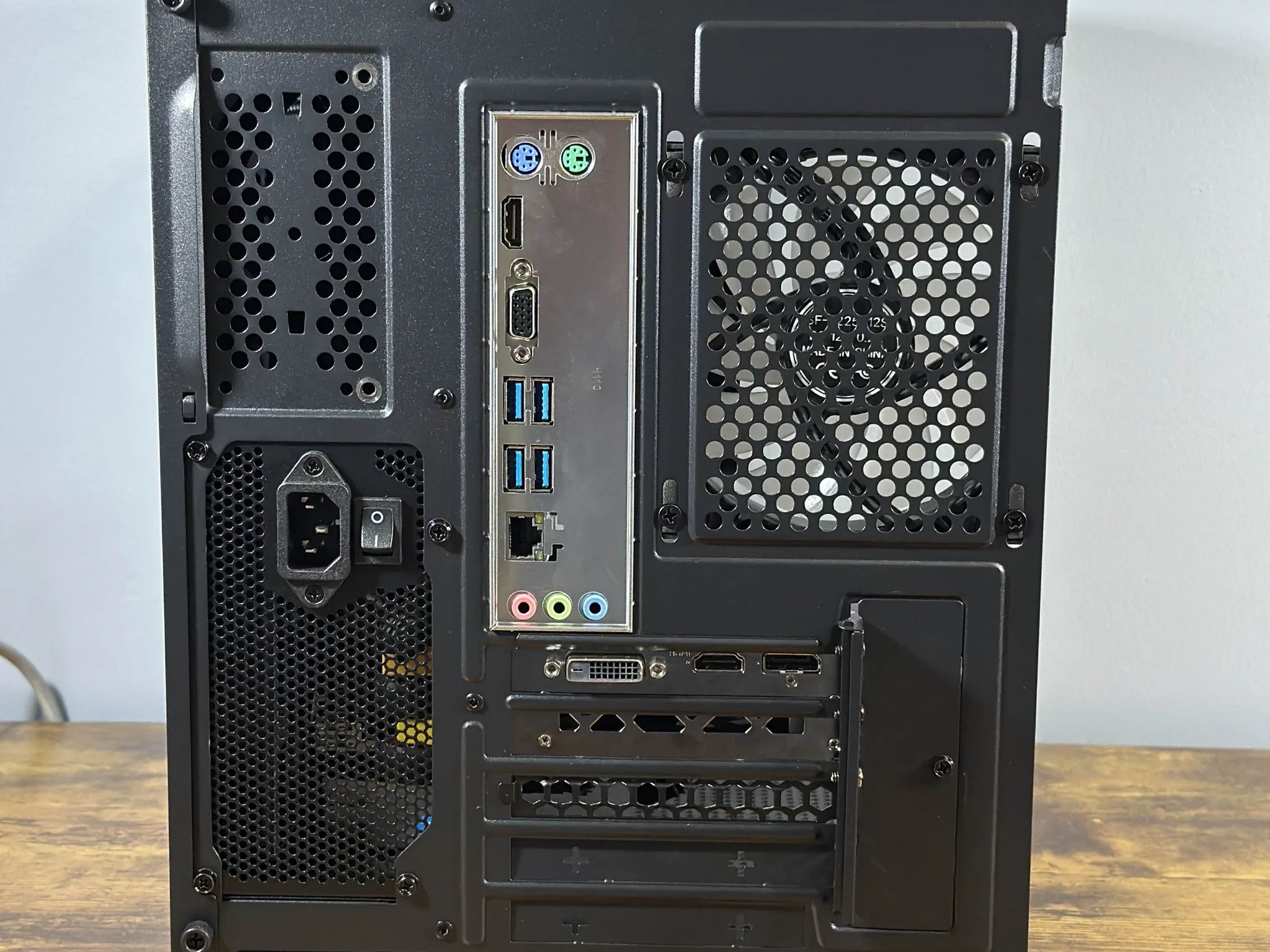 GTX 1660Ti | Ryzen 5 2600 | 16GB DDR4 | 512GB SSD | Windows 11 | WIFI + BT | Custom Gaming PC