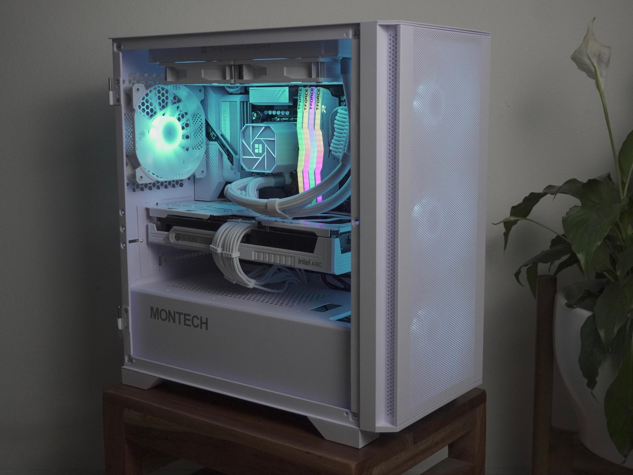 Whiteout Gaming PC | Arc B580 12GB, Core i5-14400F, 32GB DDR4-3200, 512GB NVMe