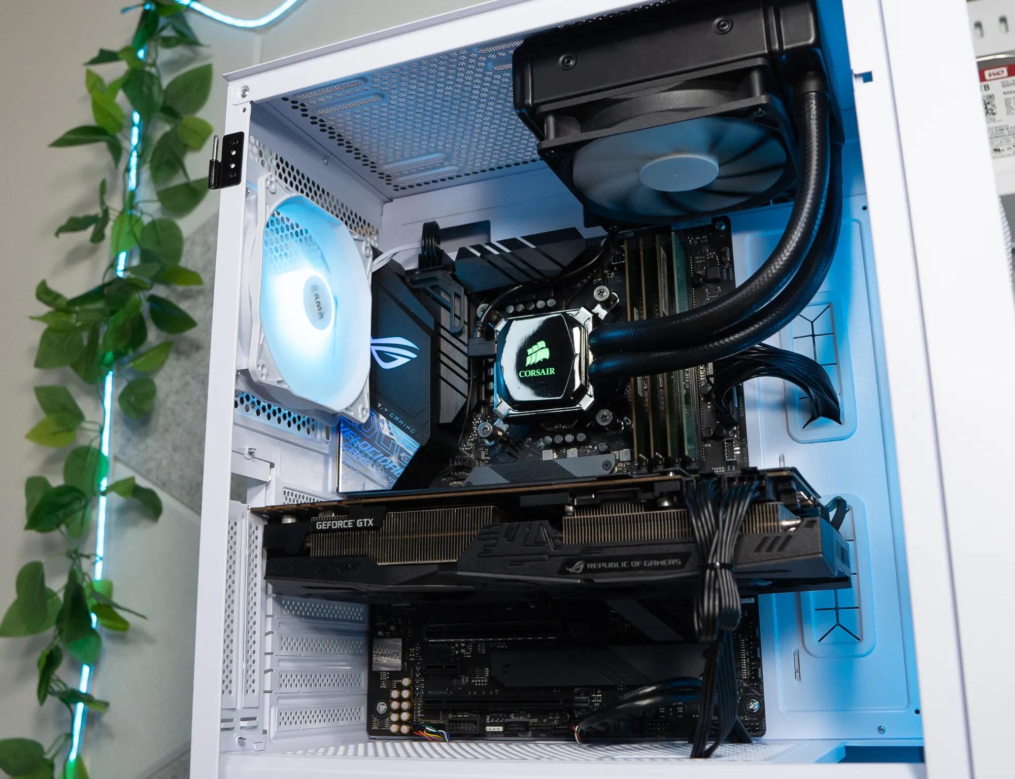 🌨🌨 | ASUS GTX 1080Ti 11GB | INTEL i7 8700 | 32GB DDR4 RAM | 1.5TB | Arctic Snow