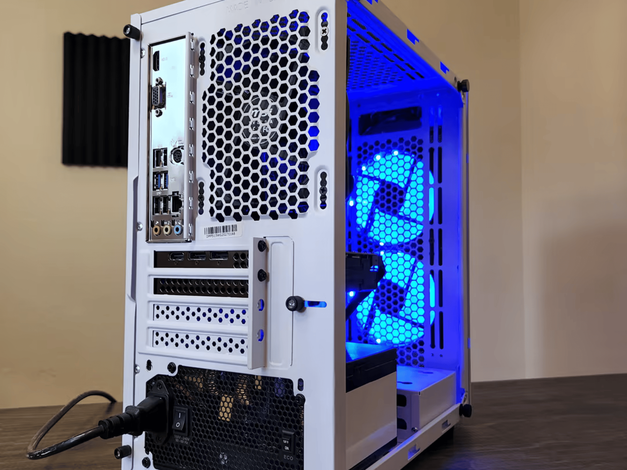 Intel Core i3 10100F // AMD Radeon RX5500 4GB // Silicon Power 16GB 3200MHz